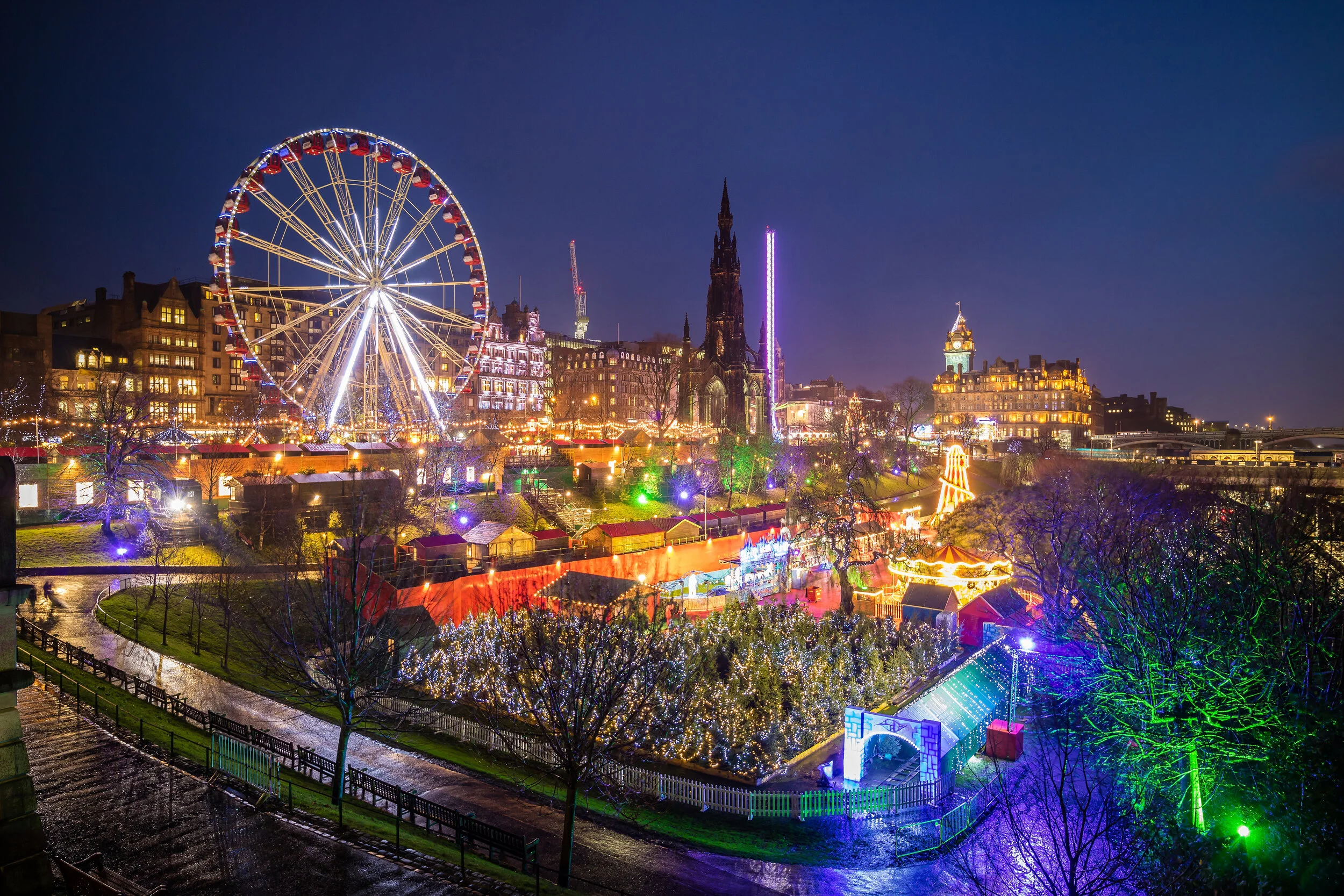 These two Scottish cities have been named the best in the UK for Christmas shopping...
