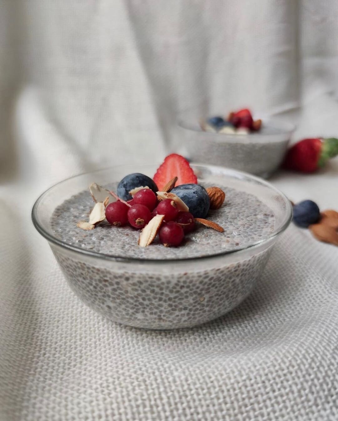 CHIA SEED YOGHURT BOWL