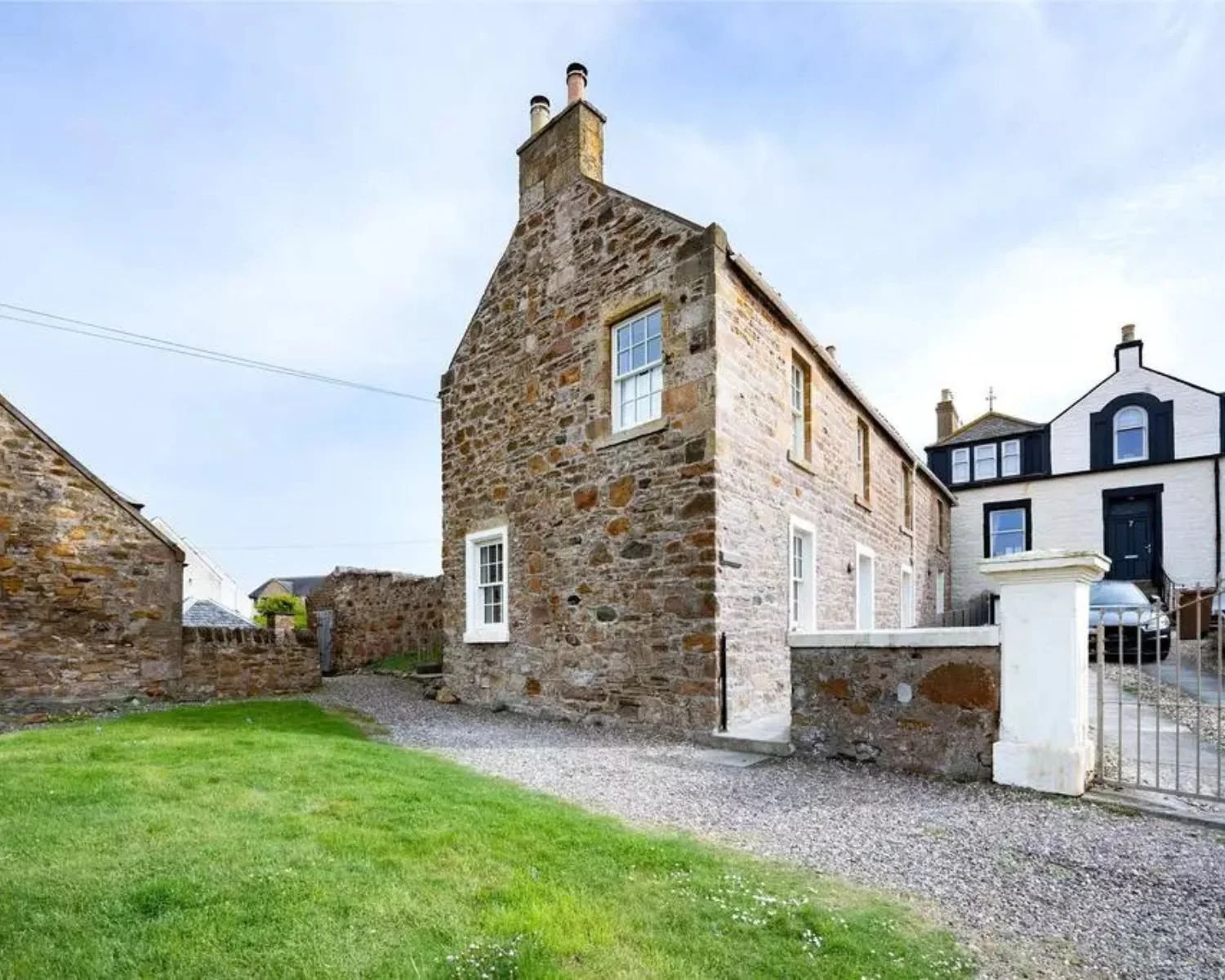 best-houses-for-sale-in-scotland-with-a-sea-view-elie (5).jpg