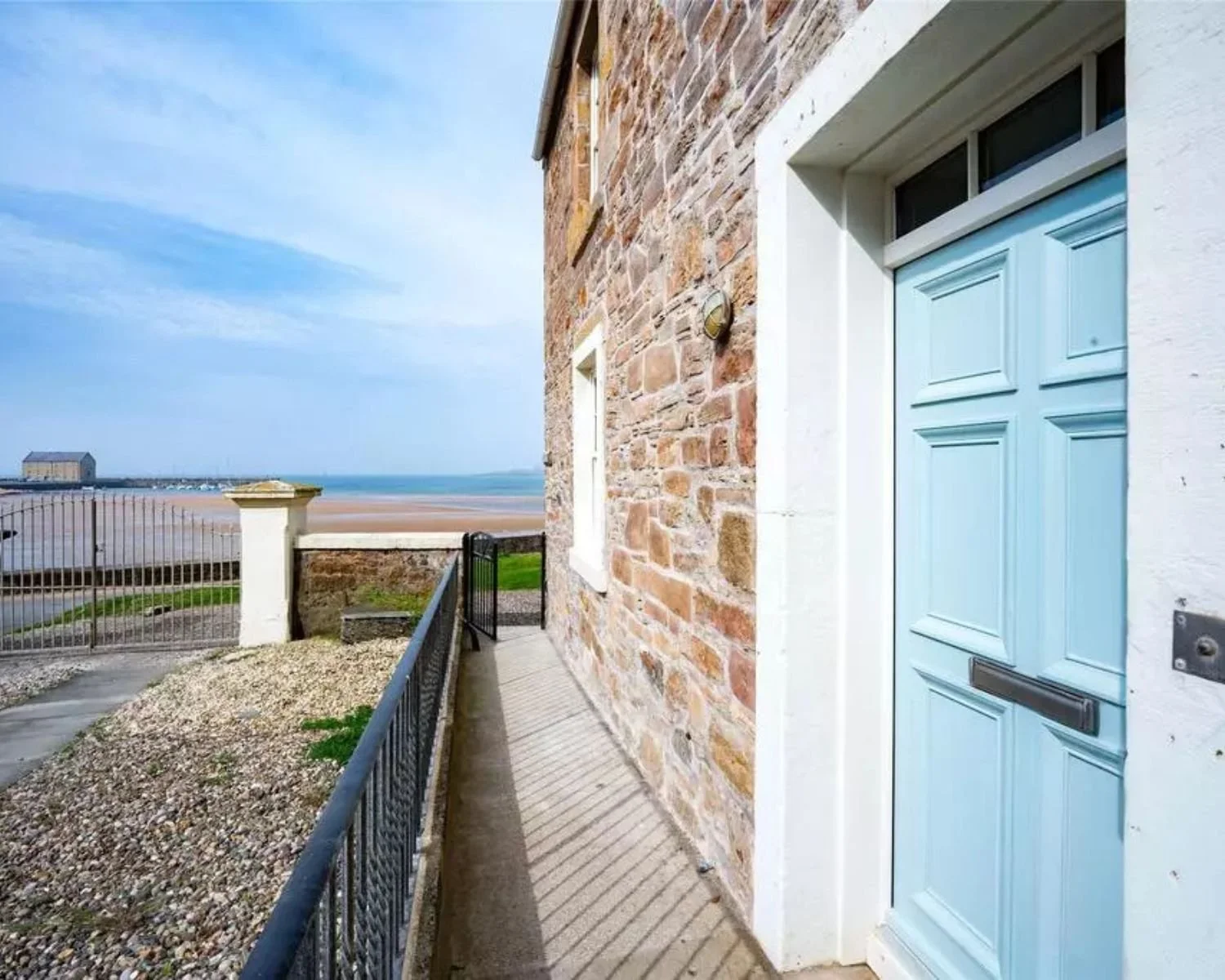 best-houses-for-sale-in-scotland-with-a-sea-view-elie.jpg