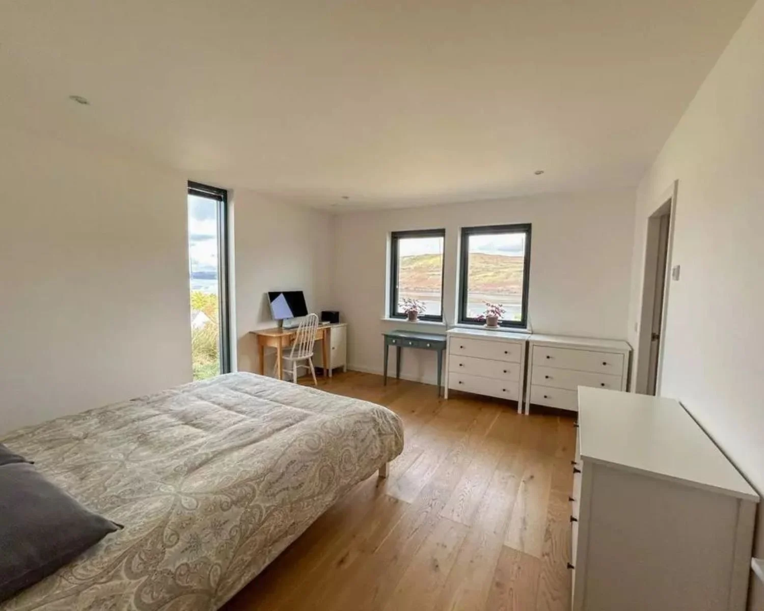 best-houses-for-sale-in-scotland-with-a-sea-view-isle-of-skye (2).jpg
