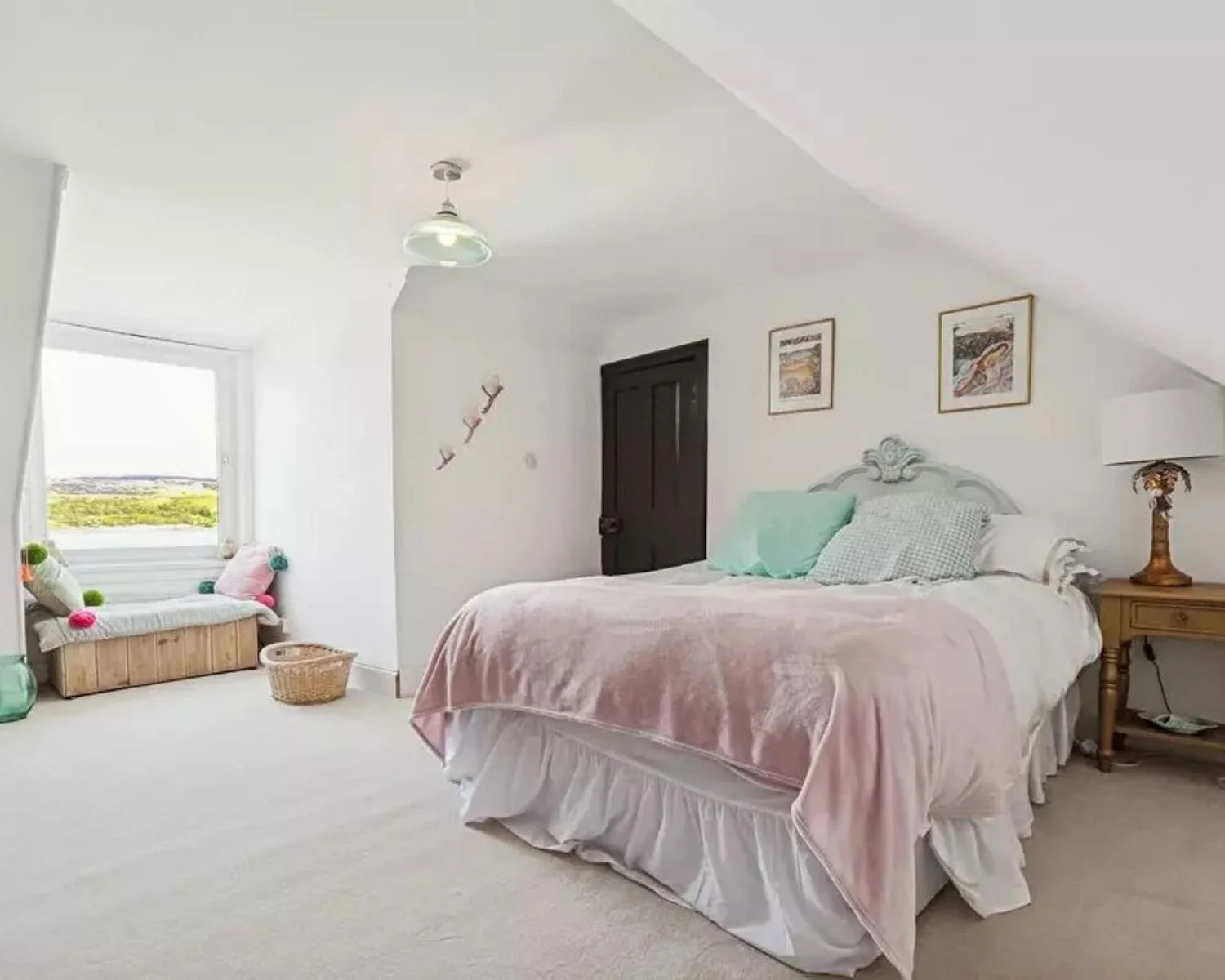 best-houses-for-sale-in-scotland-with-a-sea-view-Tighnabruaich (5).jpg