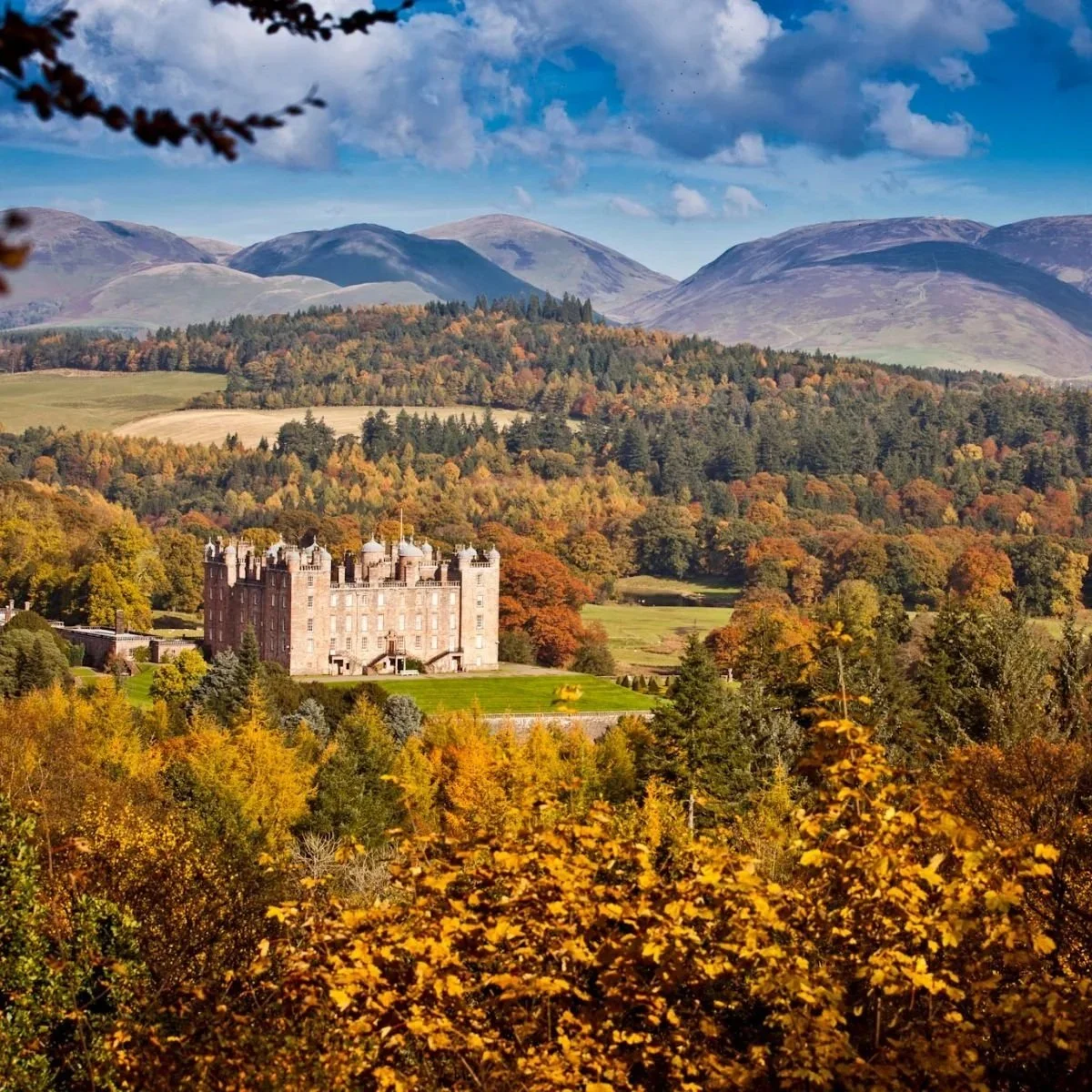 Family Escapes this Autumn: Pumpkins, Playgrounds & Pink Palaces at Drumlanrig Castle