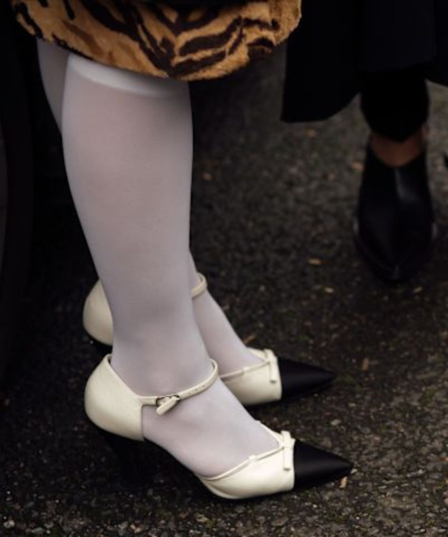 best-london-fashion-week-street-style-statement-hosiery-and-tights (1).jpg