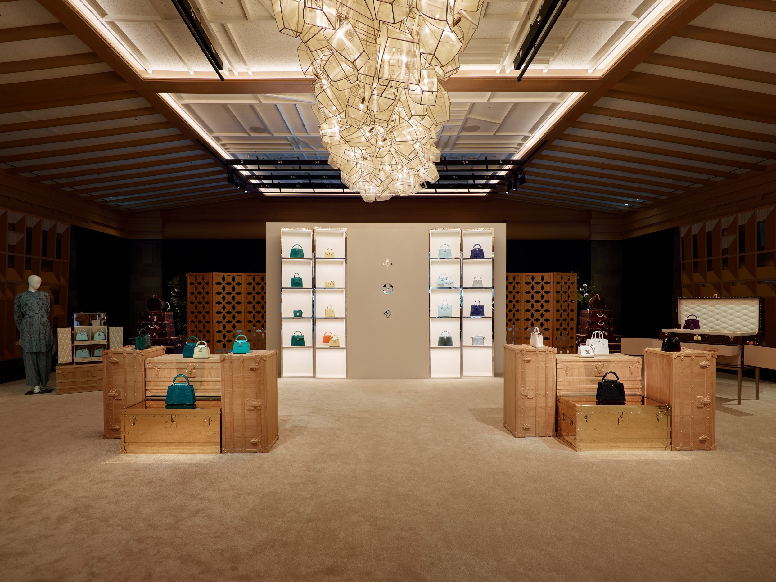 LOUIS VUITTON