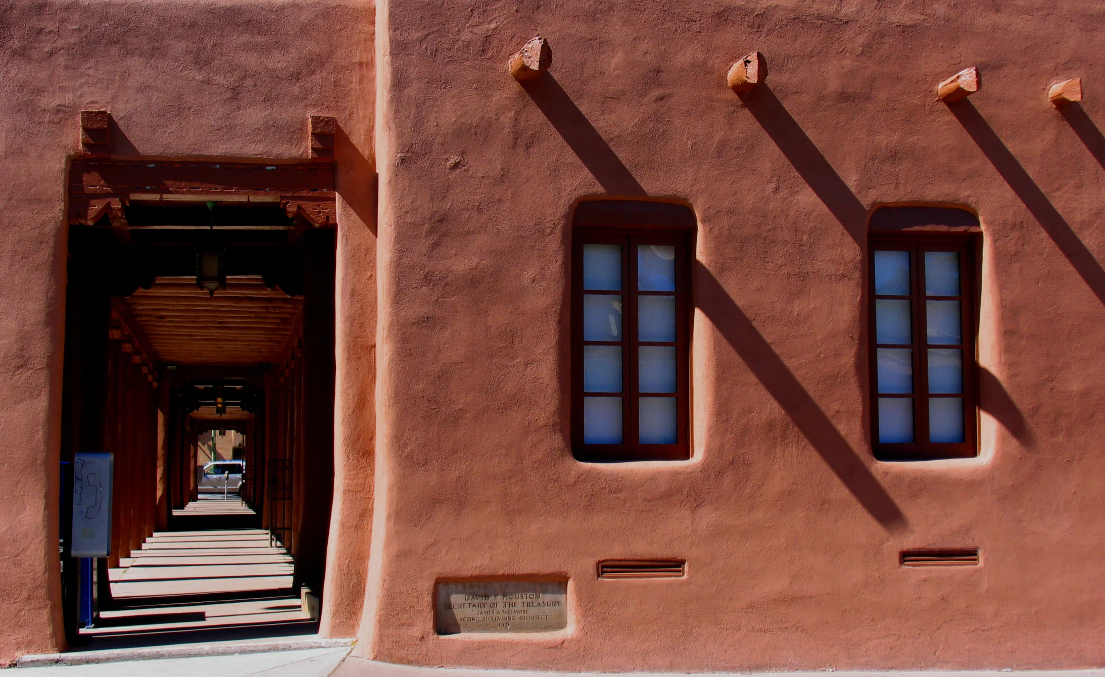 Santa_Fe_adobe.jpg