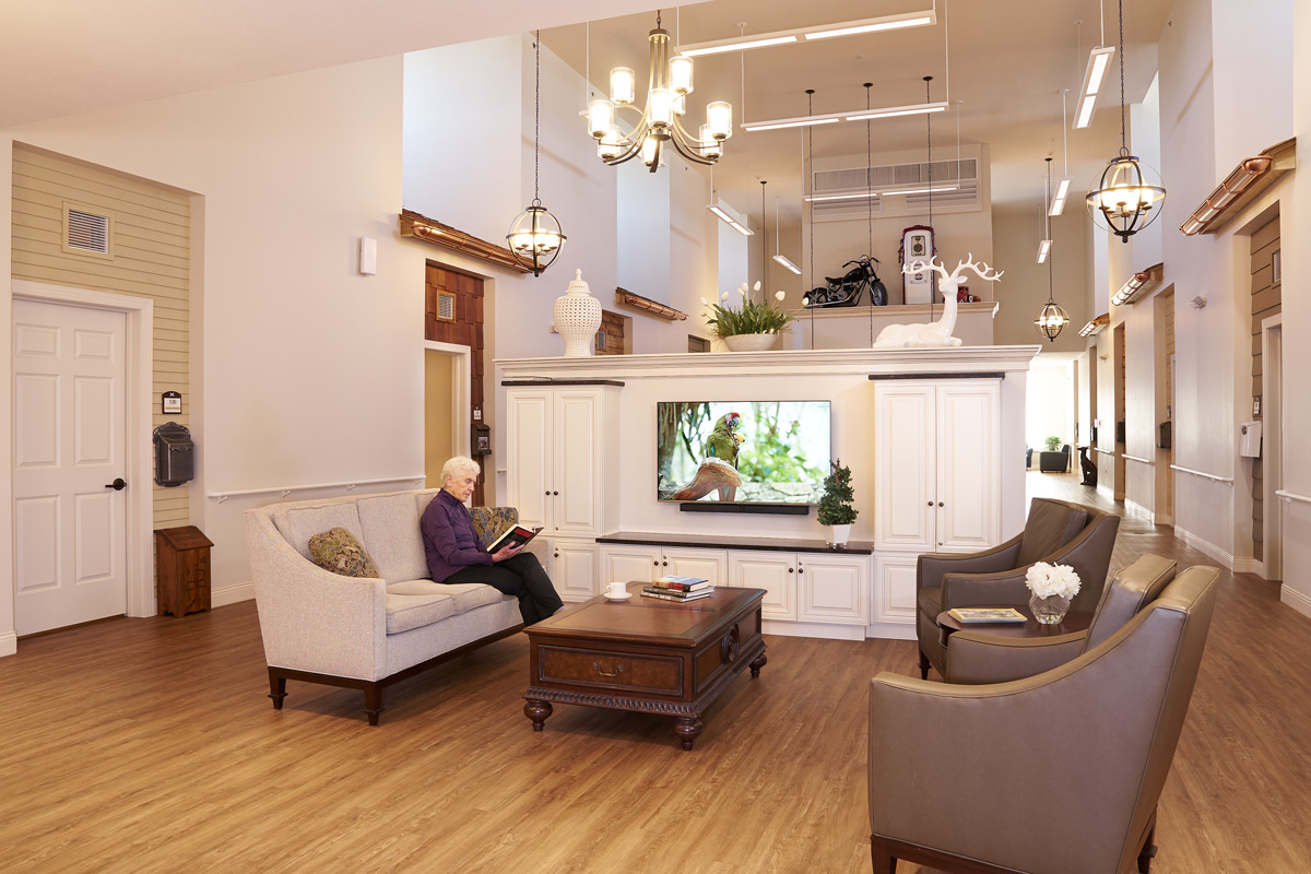 lounge1.jpg