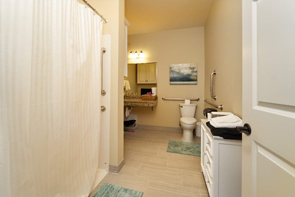 Suitebathroom.jpg