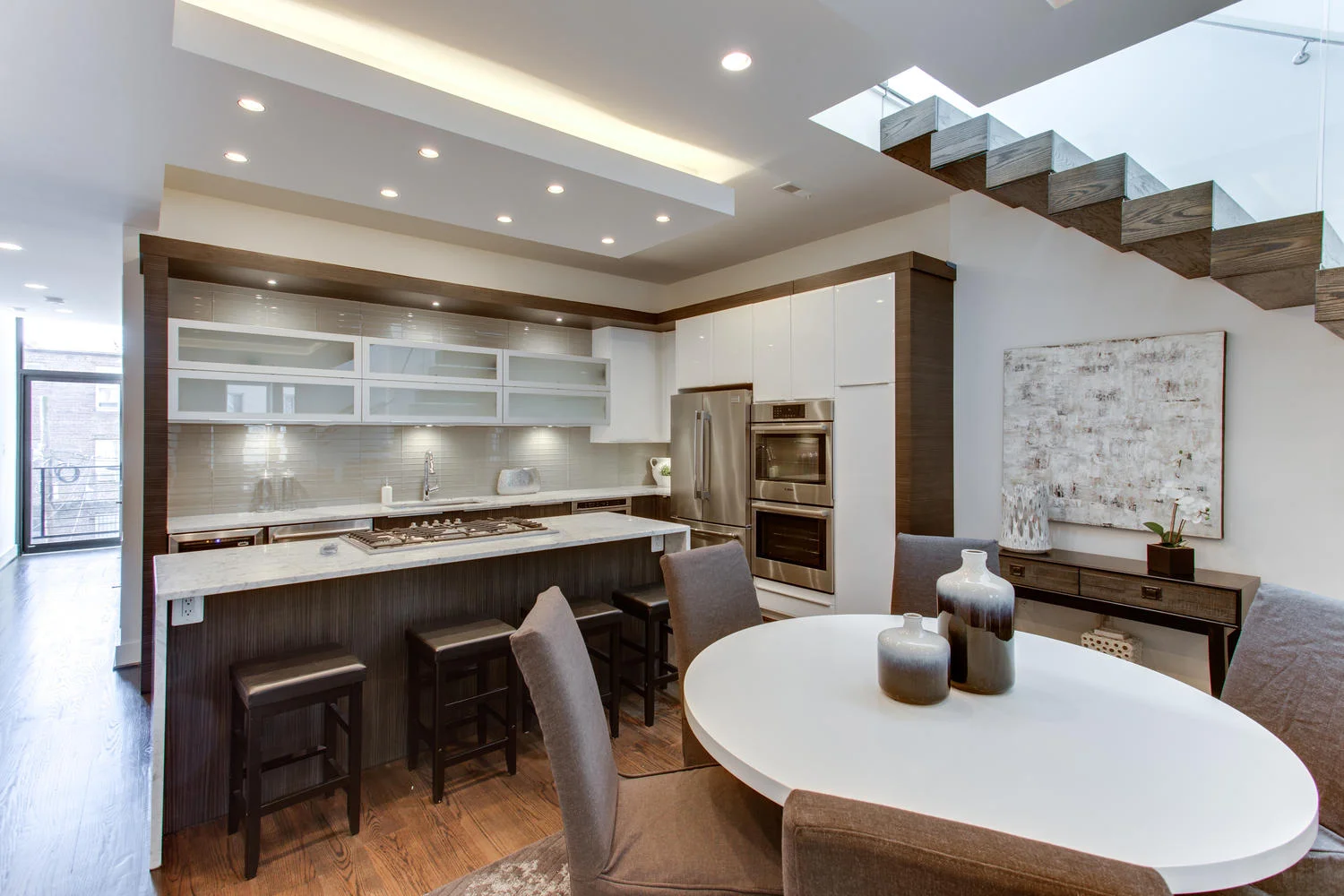 1524 Ogden St NW Unit 2-large-001-44-Entryway-1500x1000-72dpi.jpg