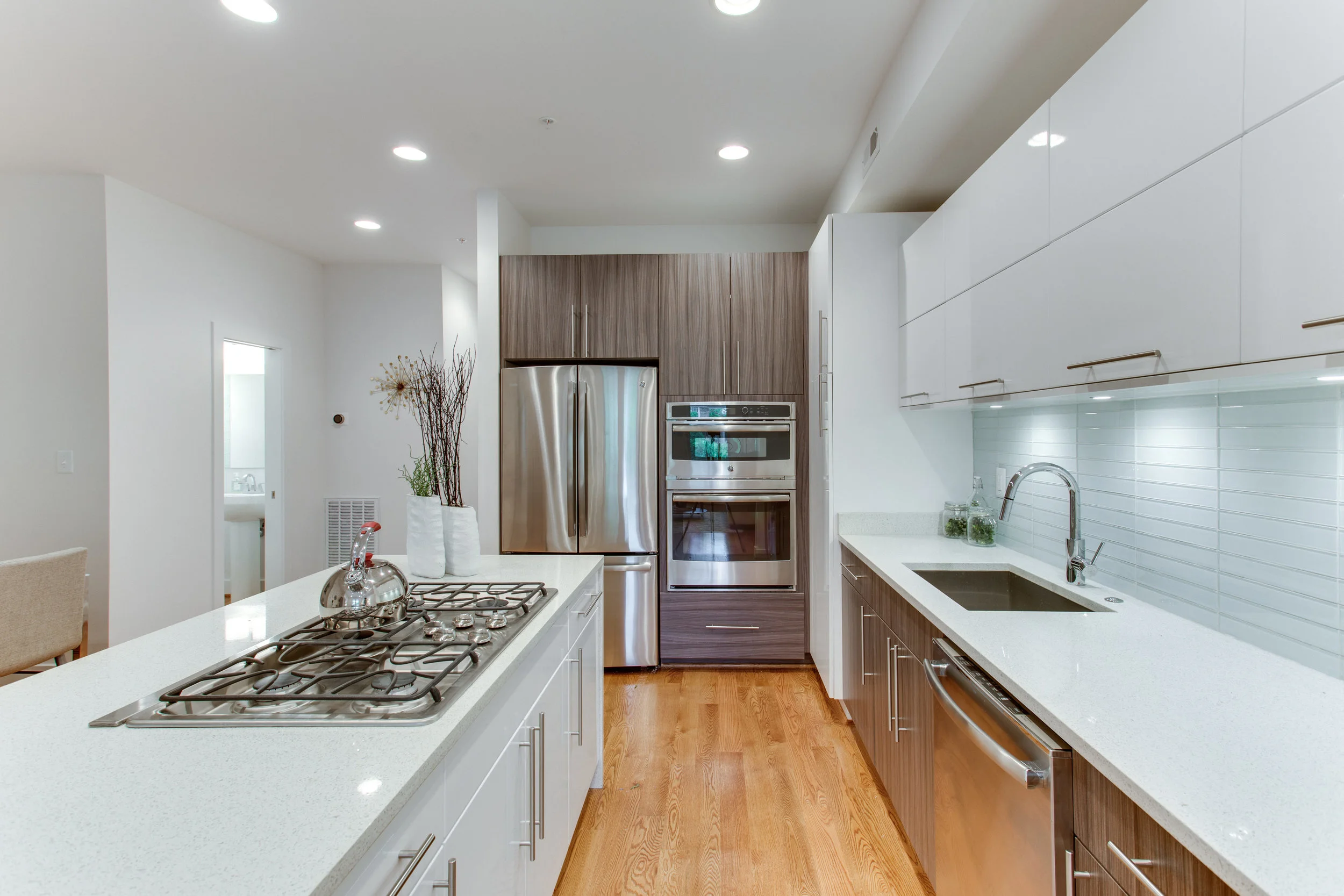 4511 Iowa Ave NW Unit 2-print-020-14-Kitchen-4200x2800-300dpi.jpg