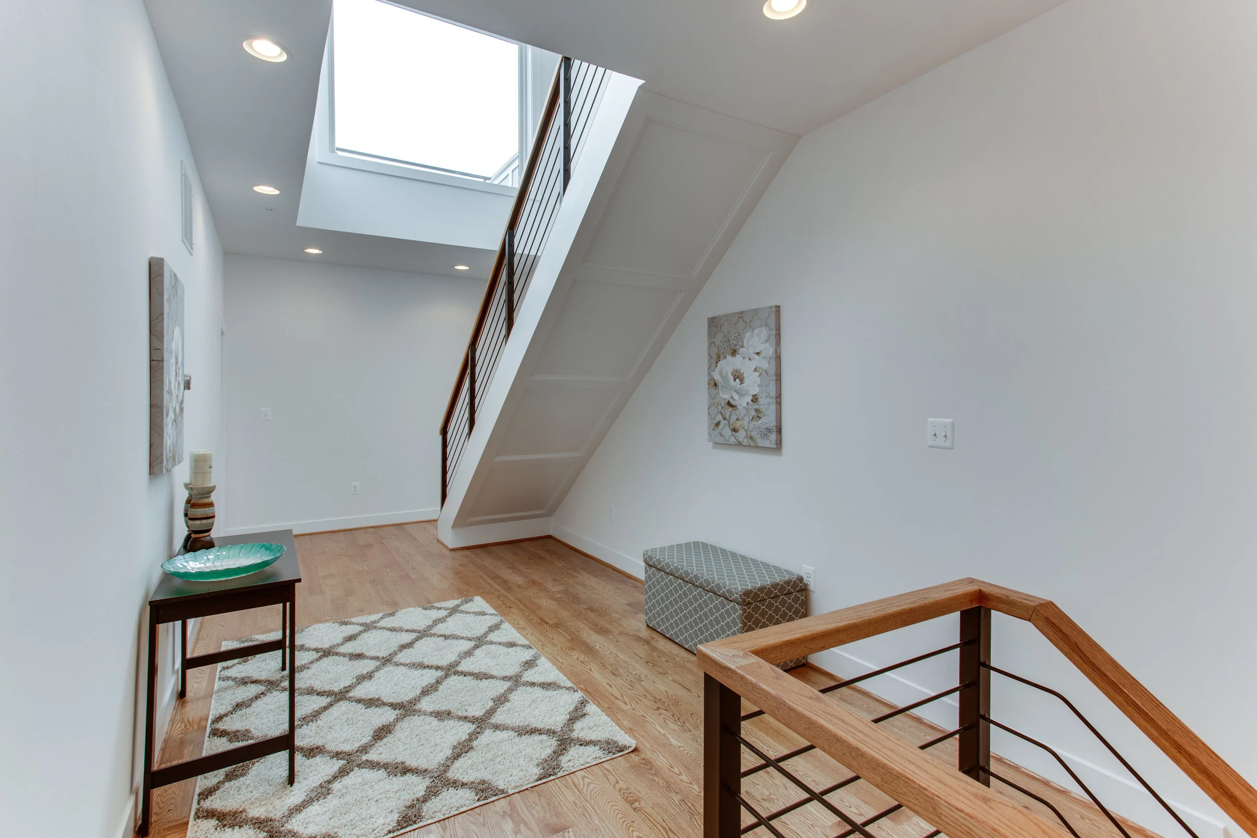 4511 Iowa Ave NW Unit 3-print-039-69-Upper Landing-4200x2800-300dpi.jpg