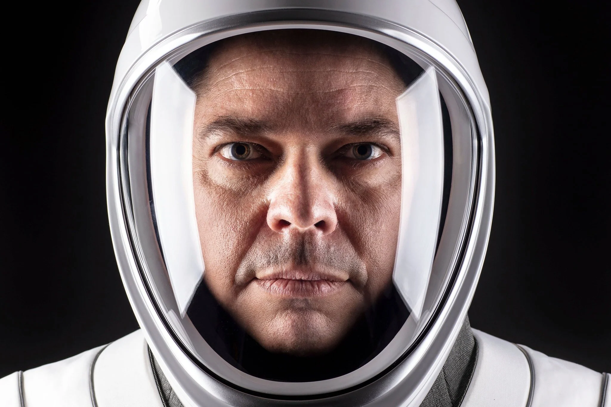 Elon Musk’s SpaceX Suit Is Like a Tuxedo for the Starship Enterprise