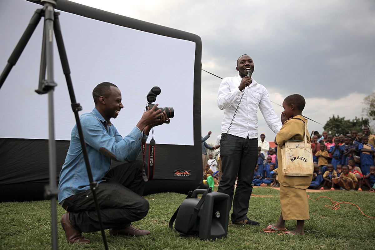 20140910_OpenHeartScreening_Bugesera061F_1200px.jpg
