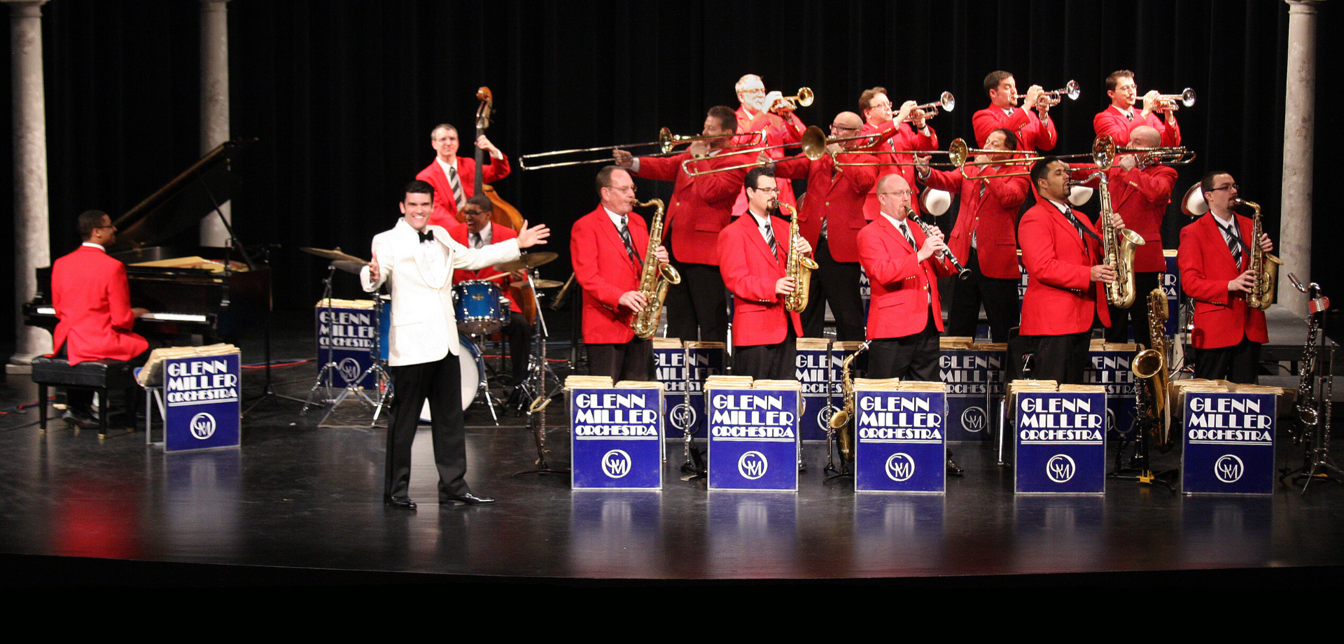 Glenn Miller Orchestra.png