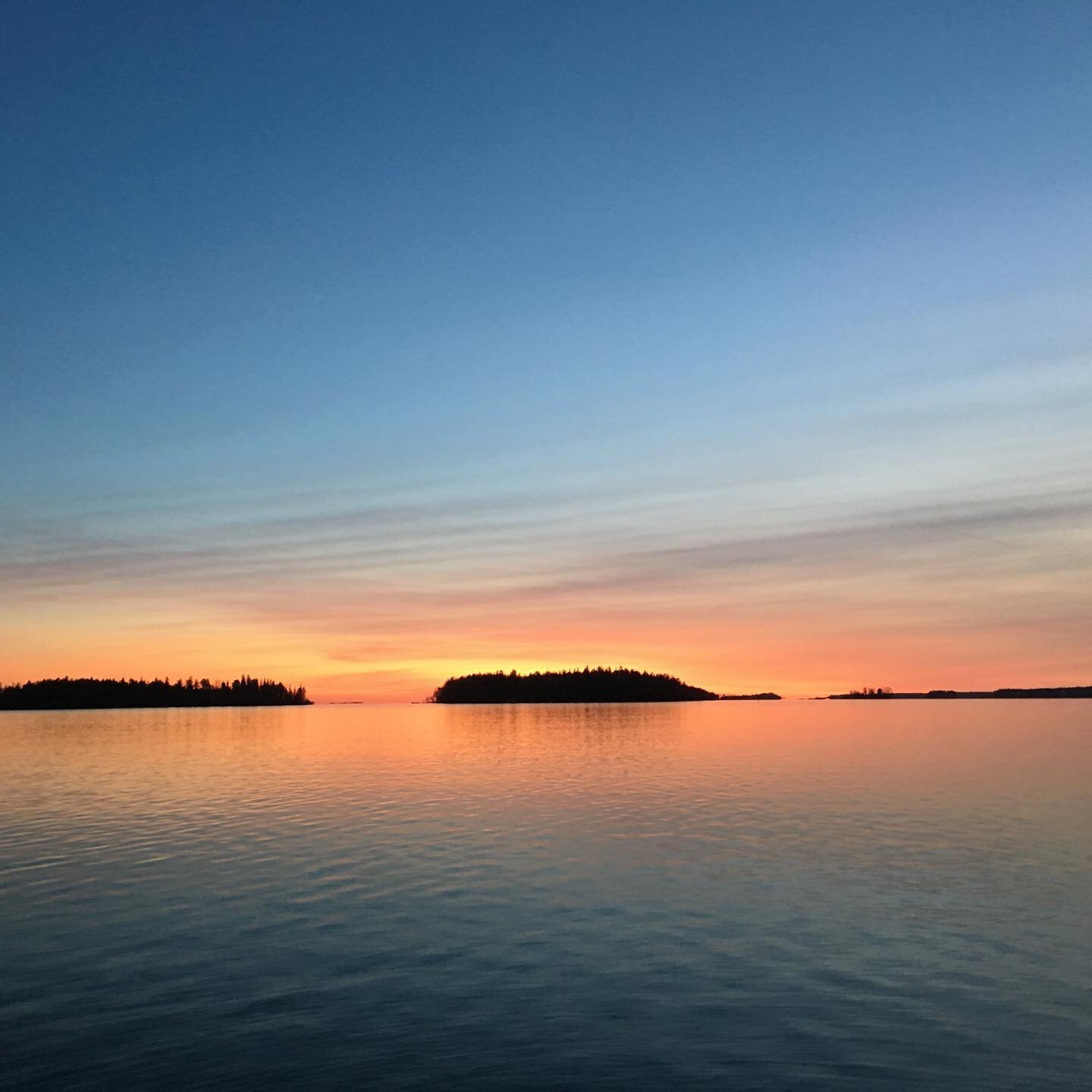 Winter in Finland, 2020
#sunsetinfinland #hopeforaustralia