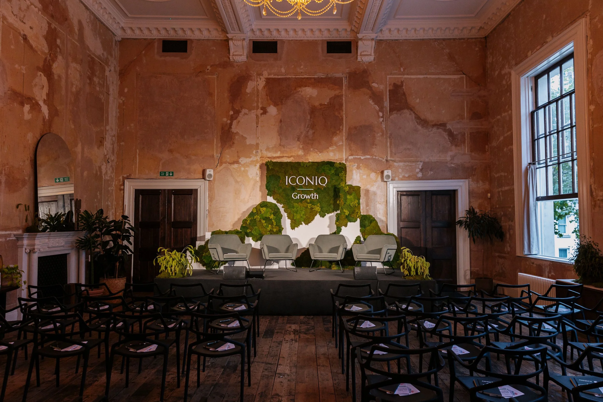 Bespoke stage design for the ICONIQ Summit in London.