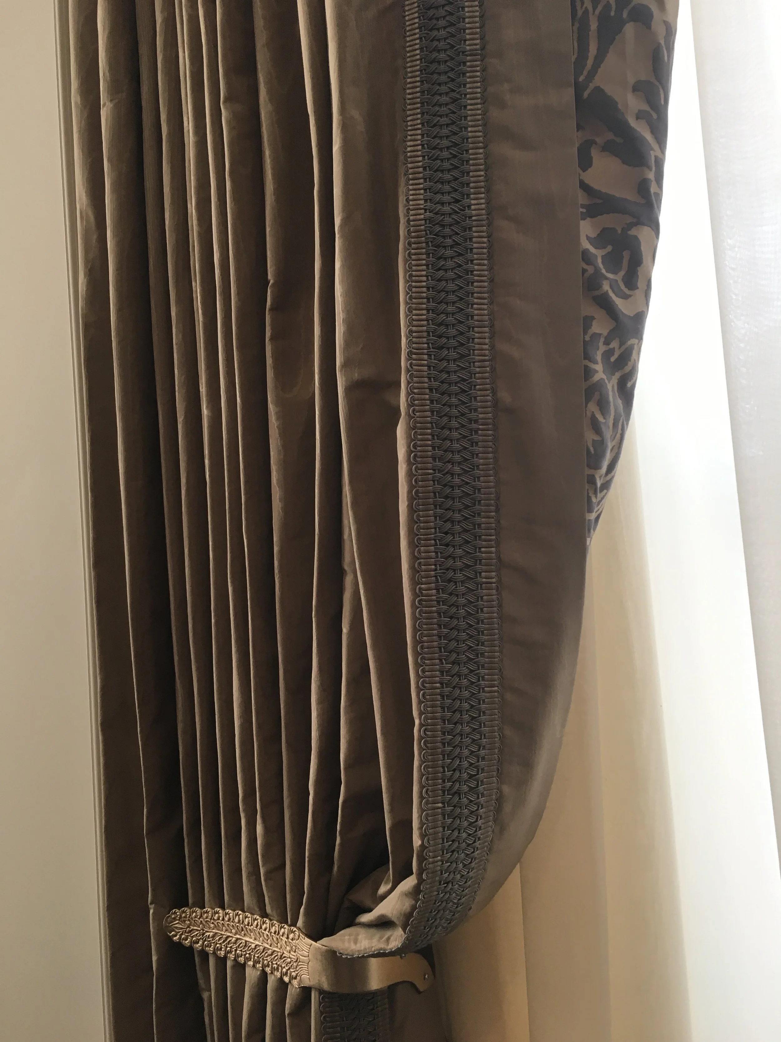 Custom Furnishings 86