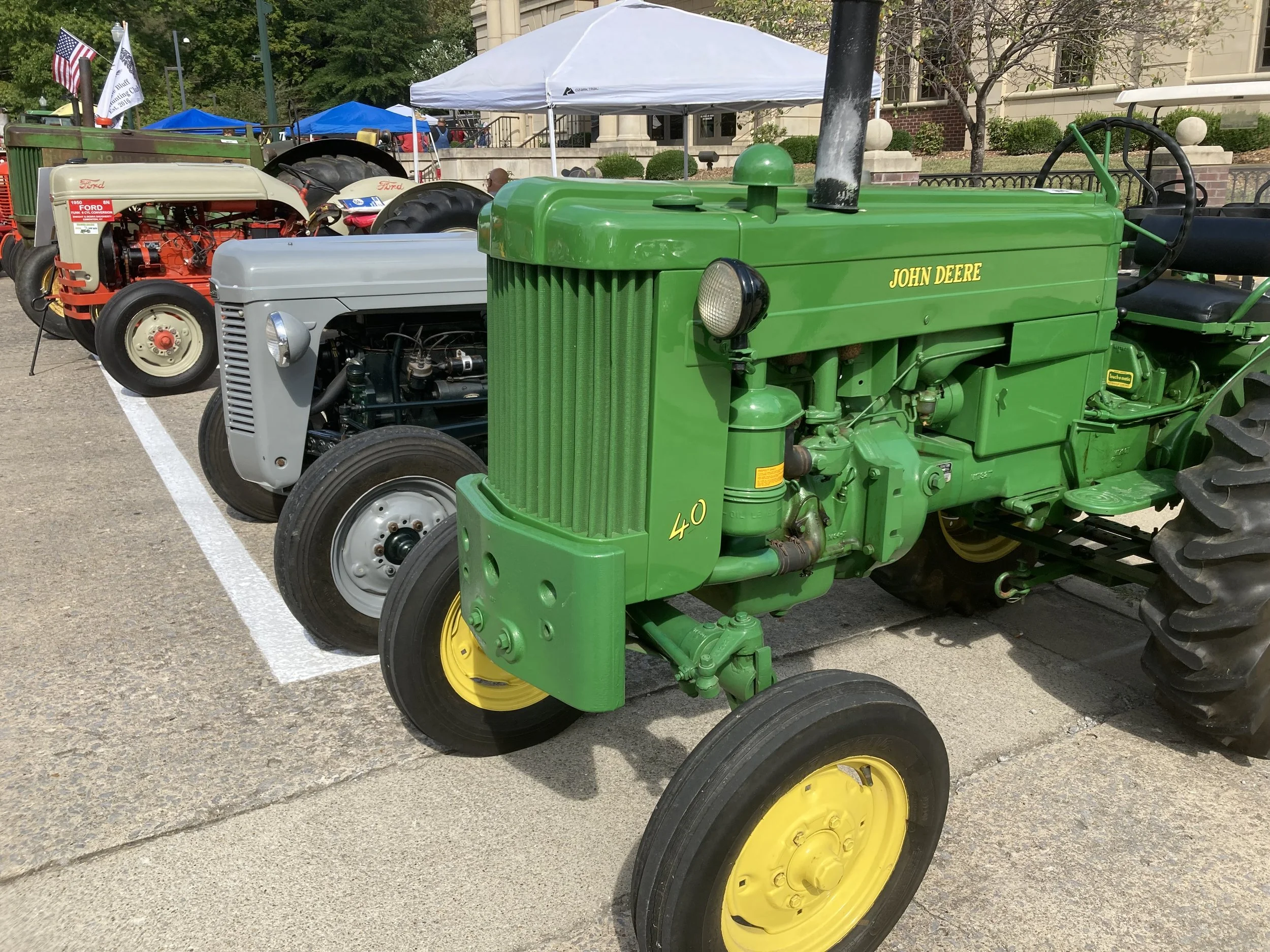 cd-tractor-show-03.jpeg