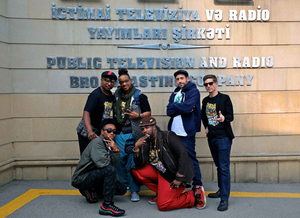 Team+at+ITV+TV+station+for+a+talk+show+2.jpg
