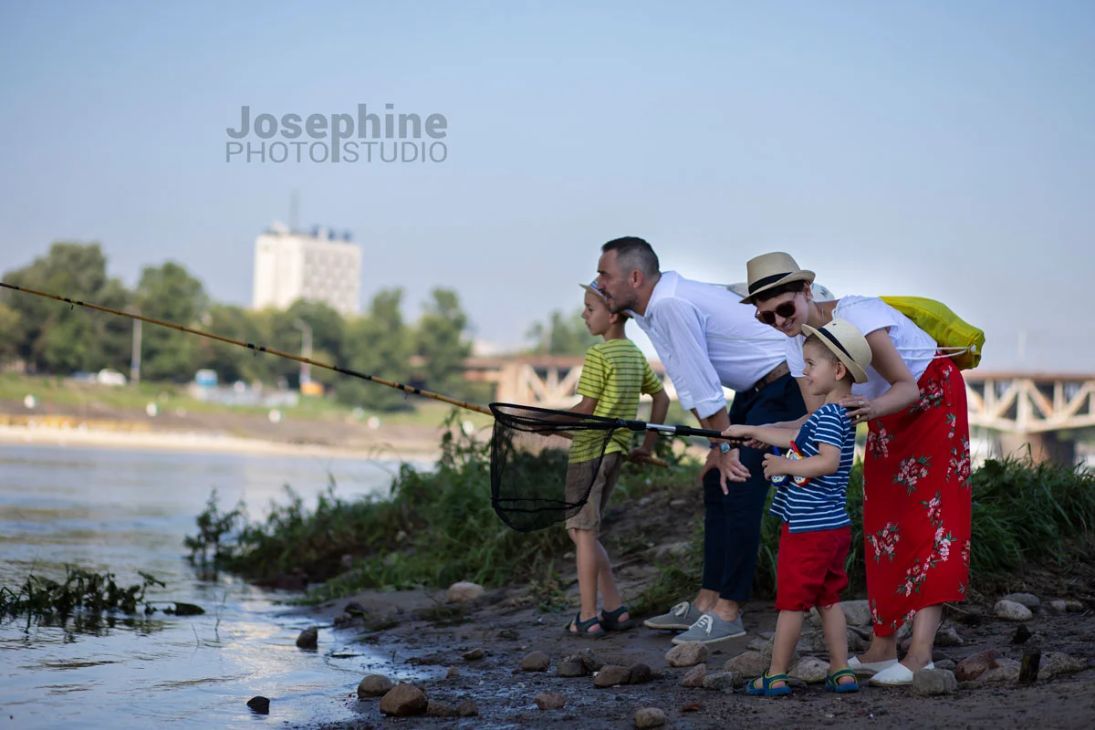 Sesja rodzinna nad Wisłą - Wędkowanie w centrum Warszawy