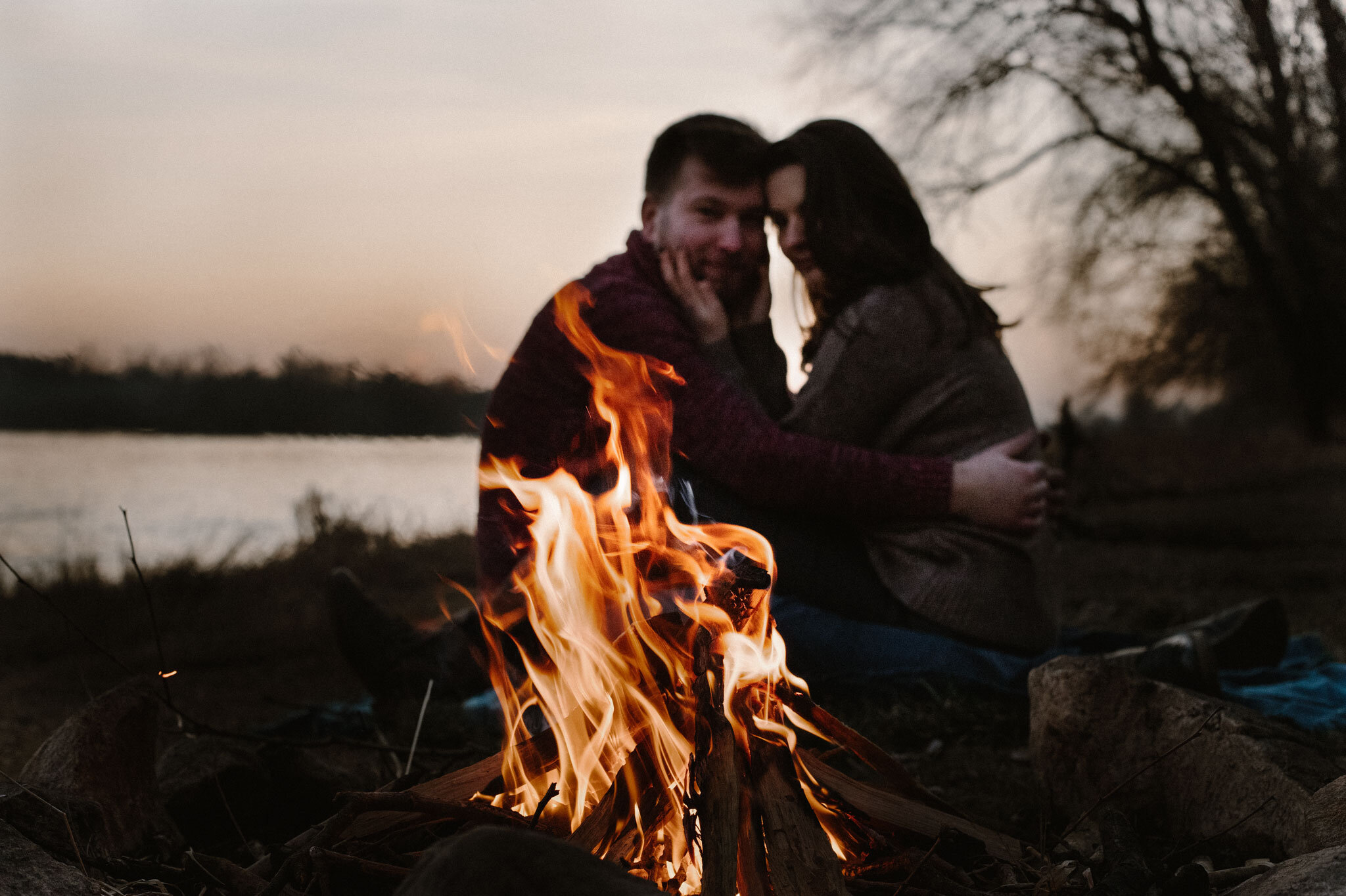 Sesja narzeczeńska przy Ognisku, Zapora w Dębe