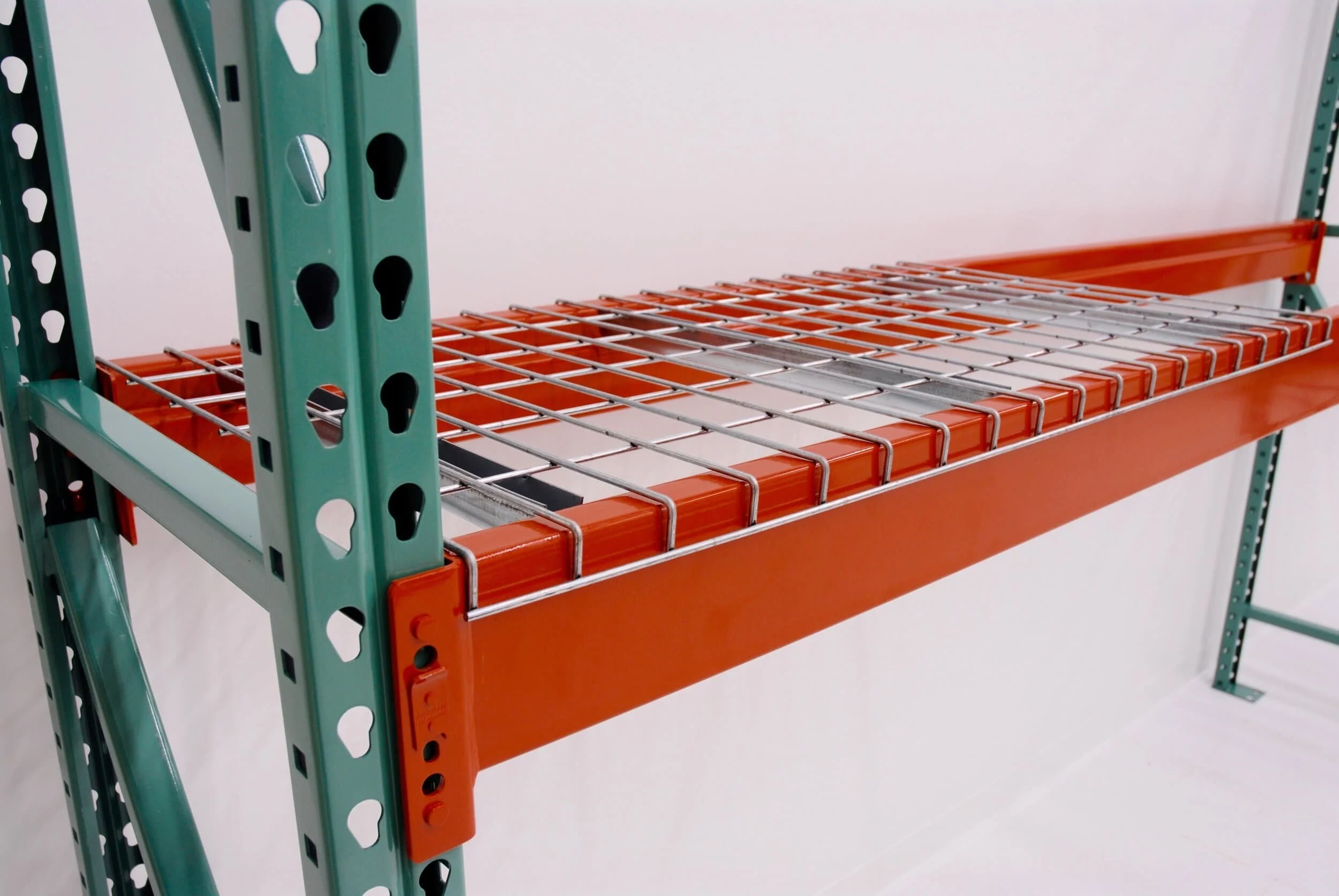 Heavy-duty pallet racking system for Houston warehouses