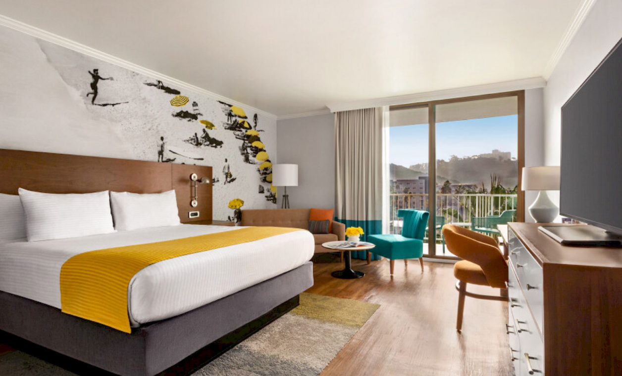 Town and Country Resort - Room.png