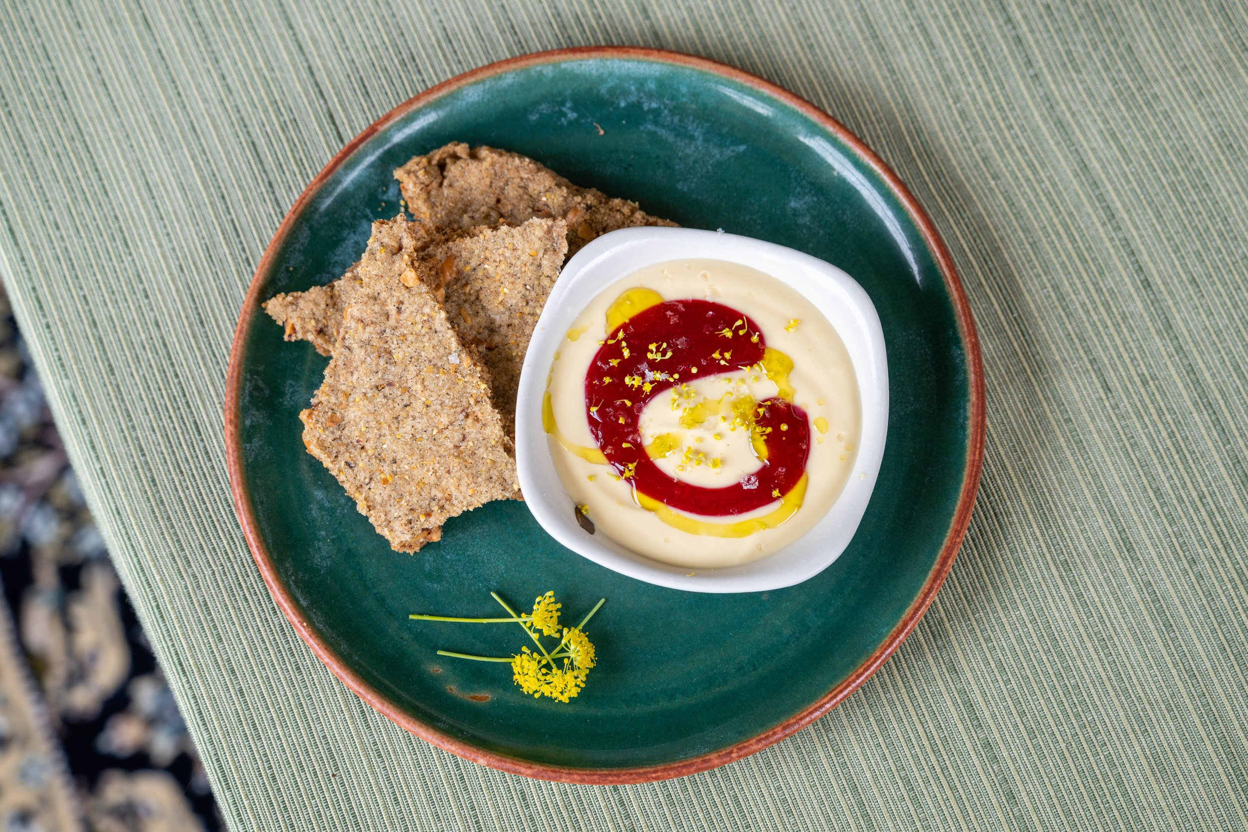 Cafe Lolo Cracker.jpg