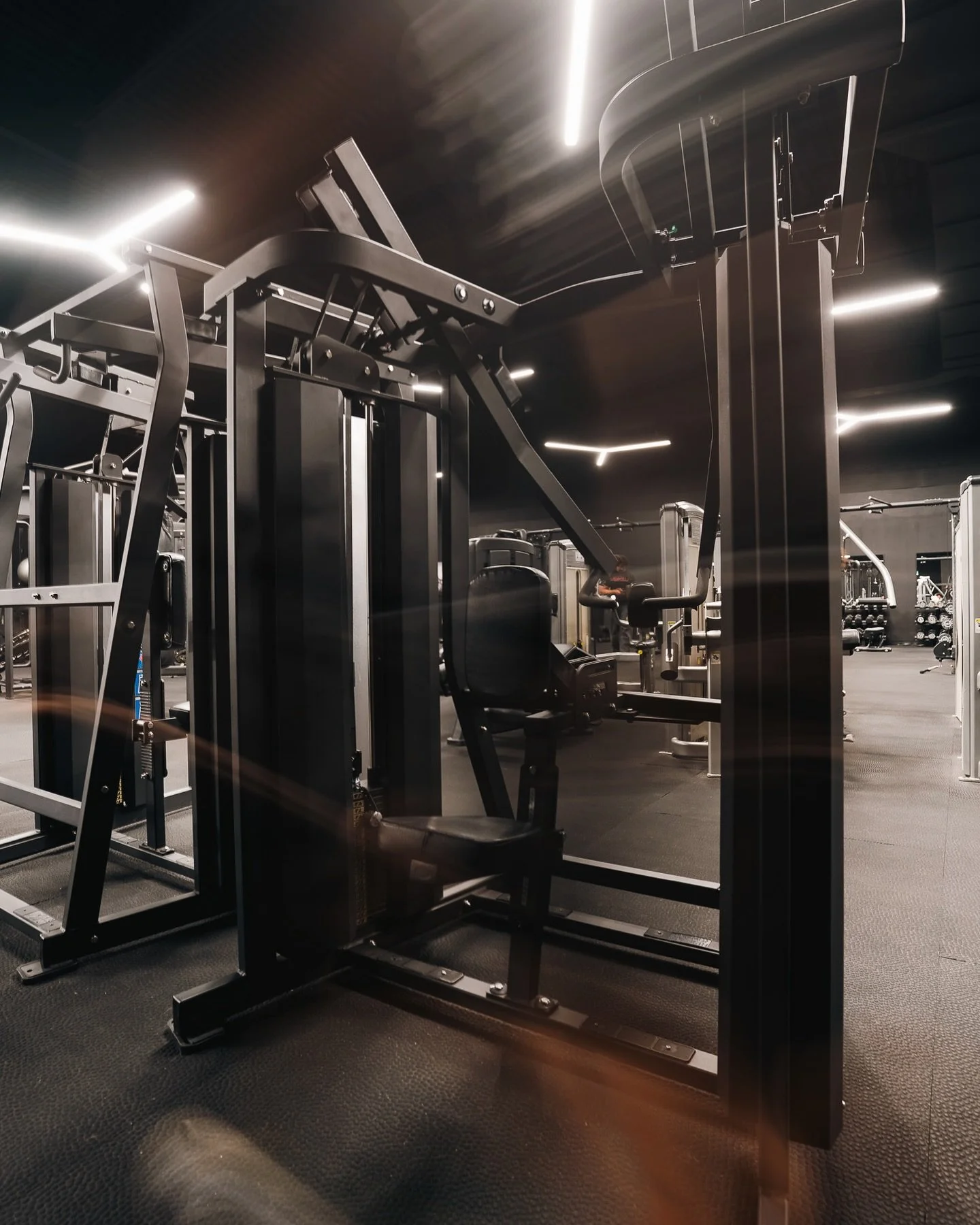 One of the more recent additions to the gym. How&rsquo;ve you been liking it? 💪
&bull;
&bull;
&bull;
&bull;
#gym #newequipment #gymlife #localgym #independentgym #fitness #health #wellness #exercise #move #backdayworkout #back