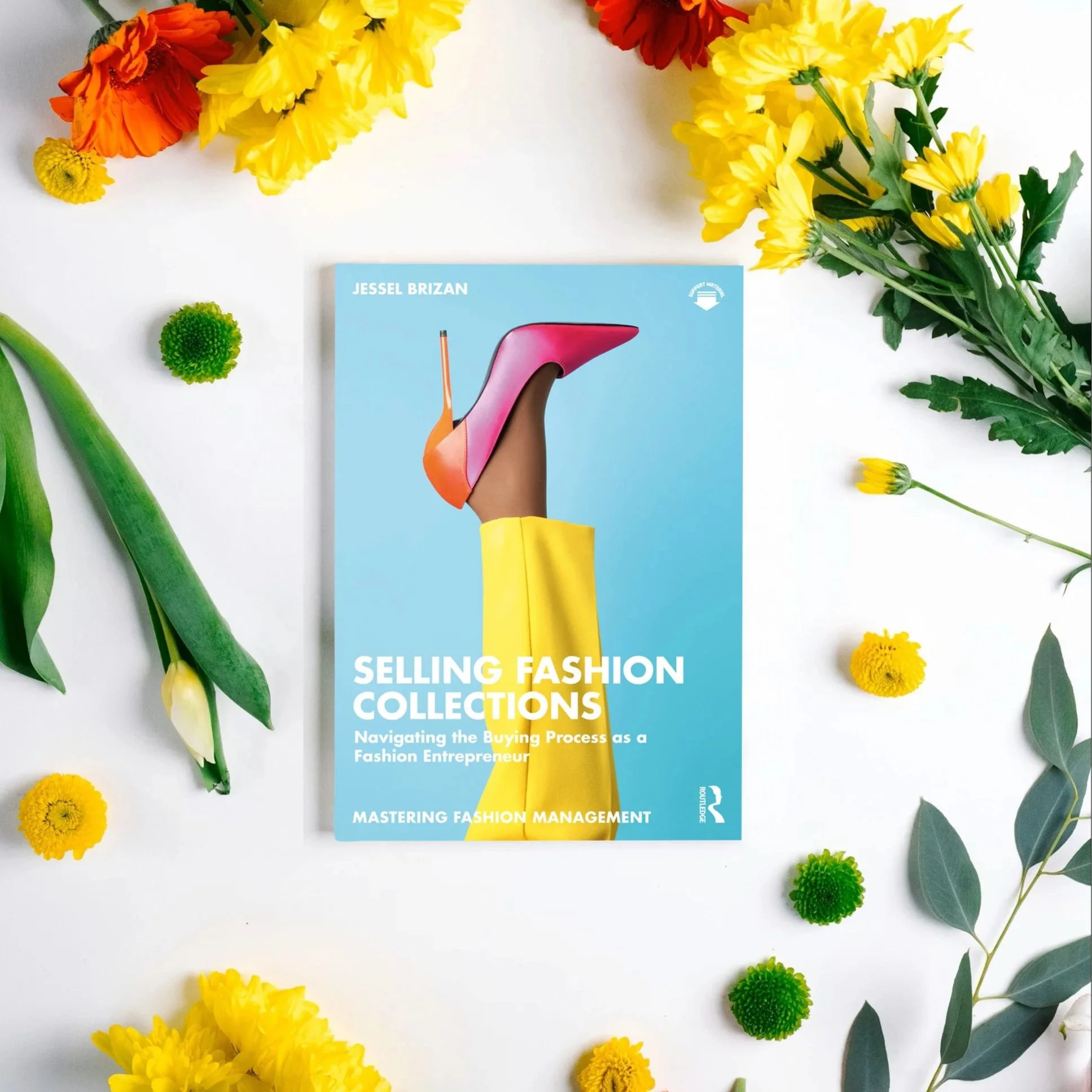Acknowledging ‘Selling Fashion Collections’