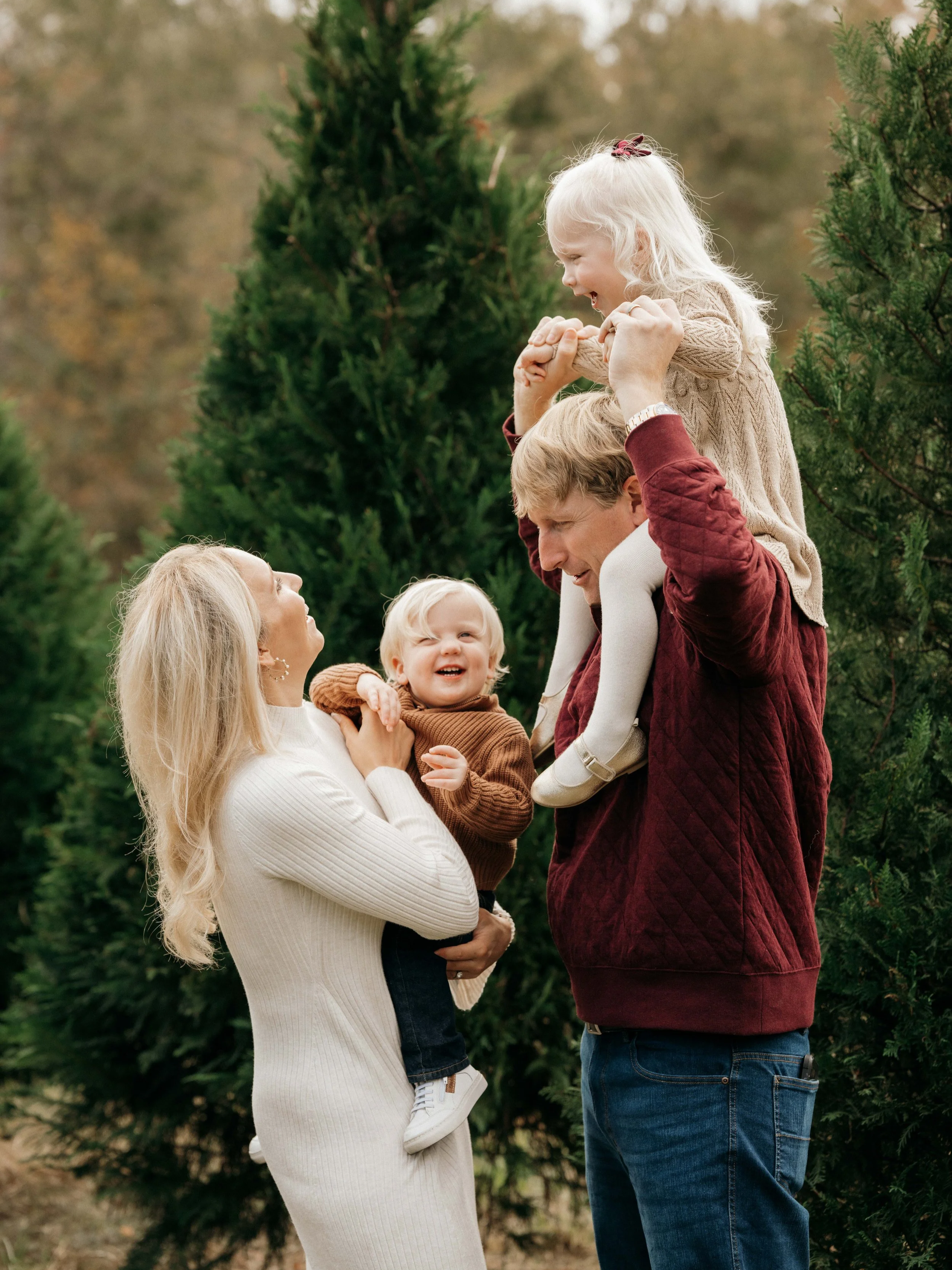 Christmas Tree Farm Minis 2024 Southern Stitched Photography South Carolina Family Photographer Family Mini Session PHotoshoot