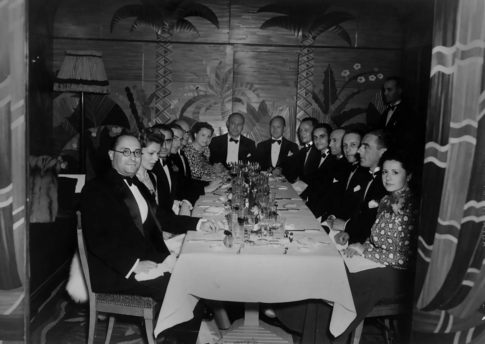 À la table du commandant de bord du Normandie, début juin 1939.