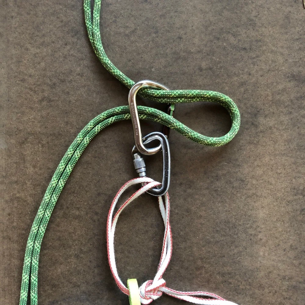 A slick carabiner rappel brake — Alpinesavvy