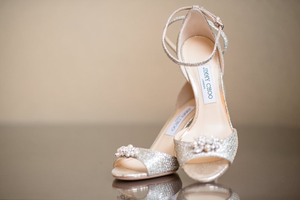What shoes to wear with my wedding dress? — Je Vis Bridal