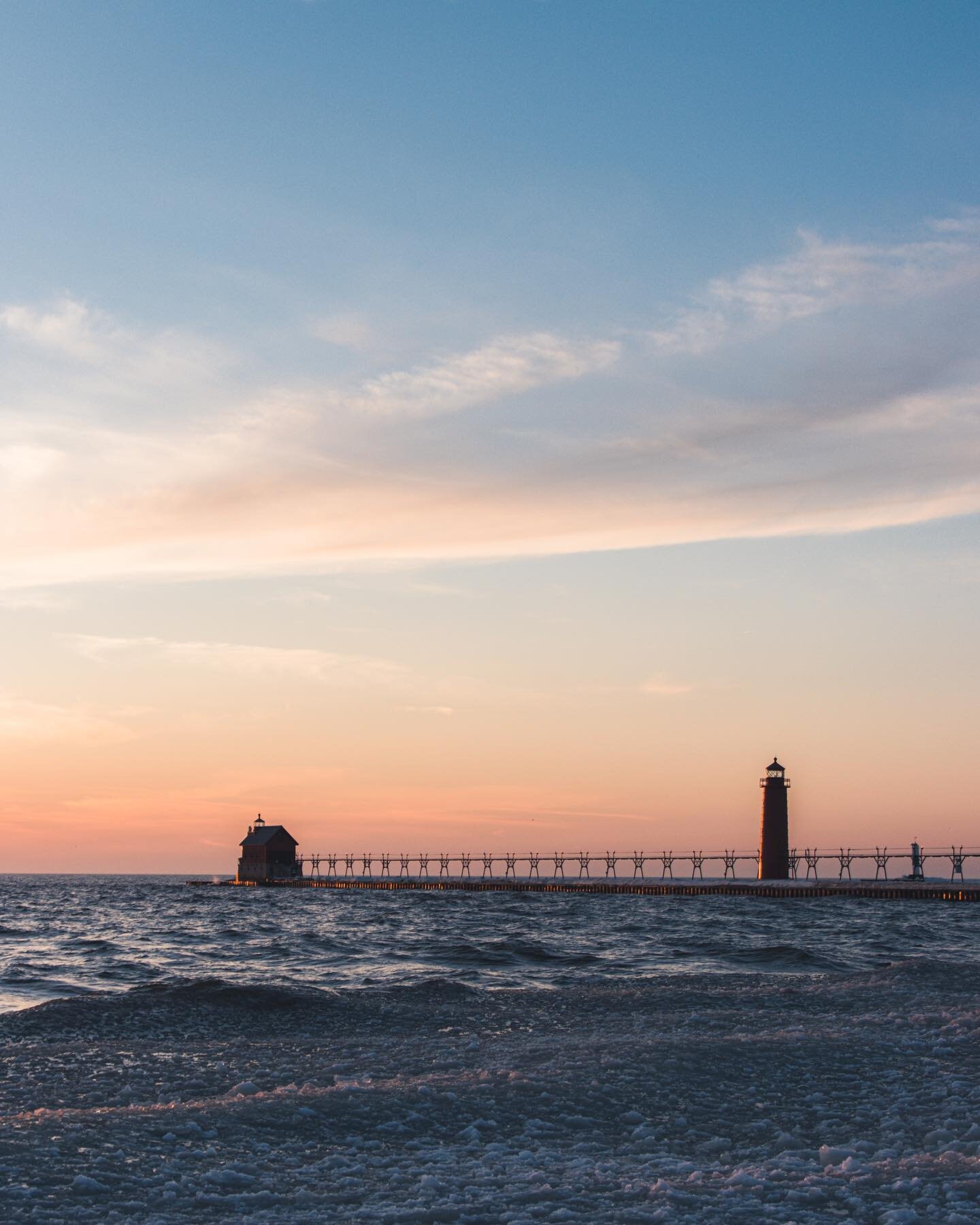 Here&rsquo;s about half the angles you can take at Grand Haven lol
.
.
.
.
.

#pixel_ig&nbsp;#getlost&nbsp;#natgeo #puremichigan #featurepalette #quietthechaos #thecreatorclass&nbsp;#ig_landscape #trapping_tones #ig_masterpiece #ig_podium #splendid_e