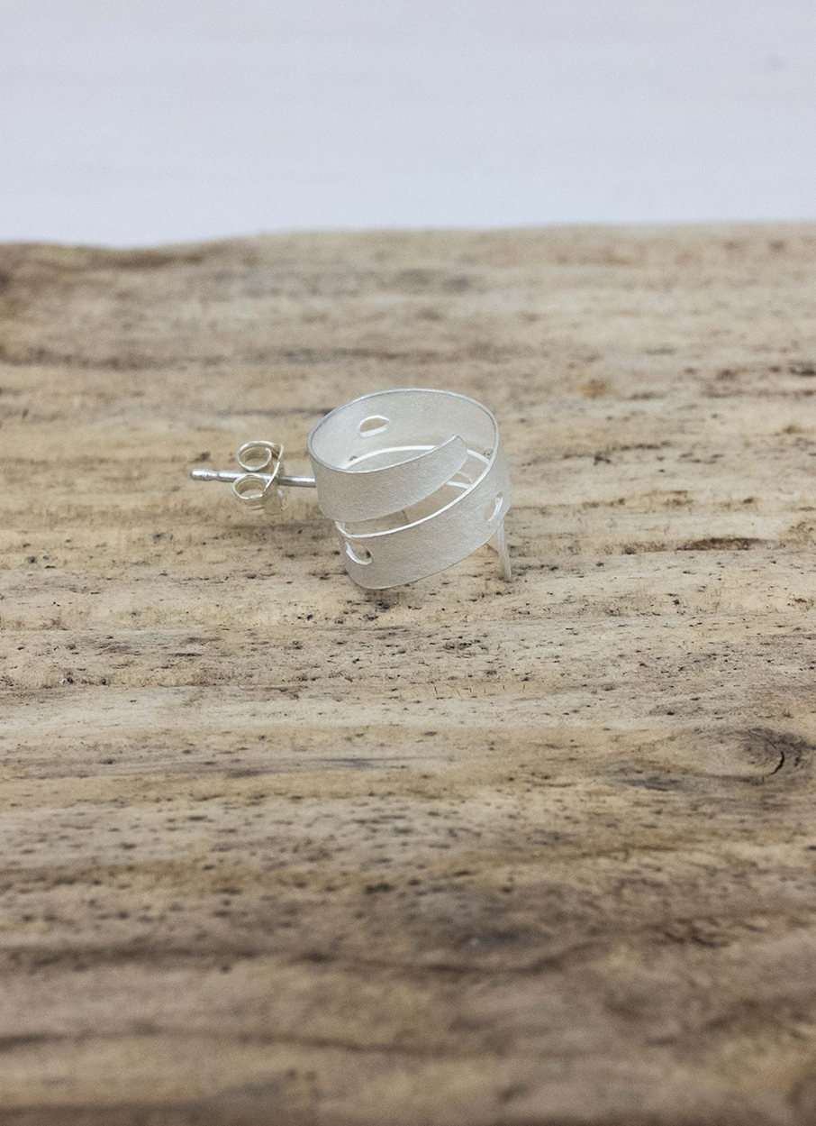 white seaweed scroll st2sp.jpg