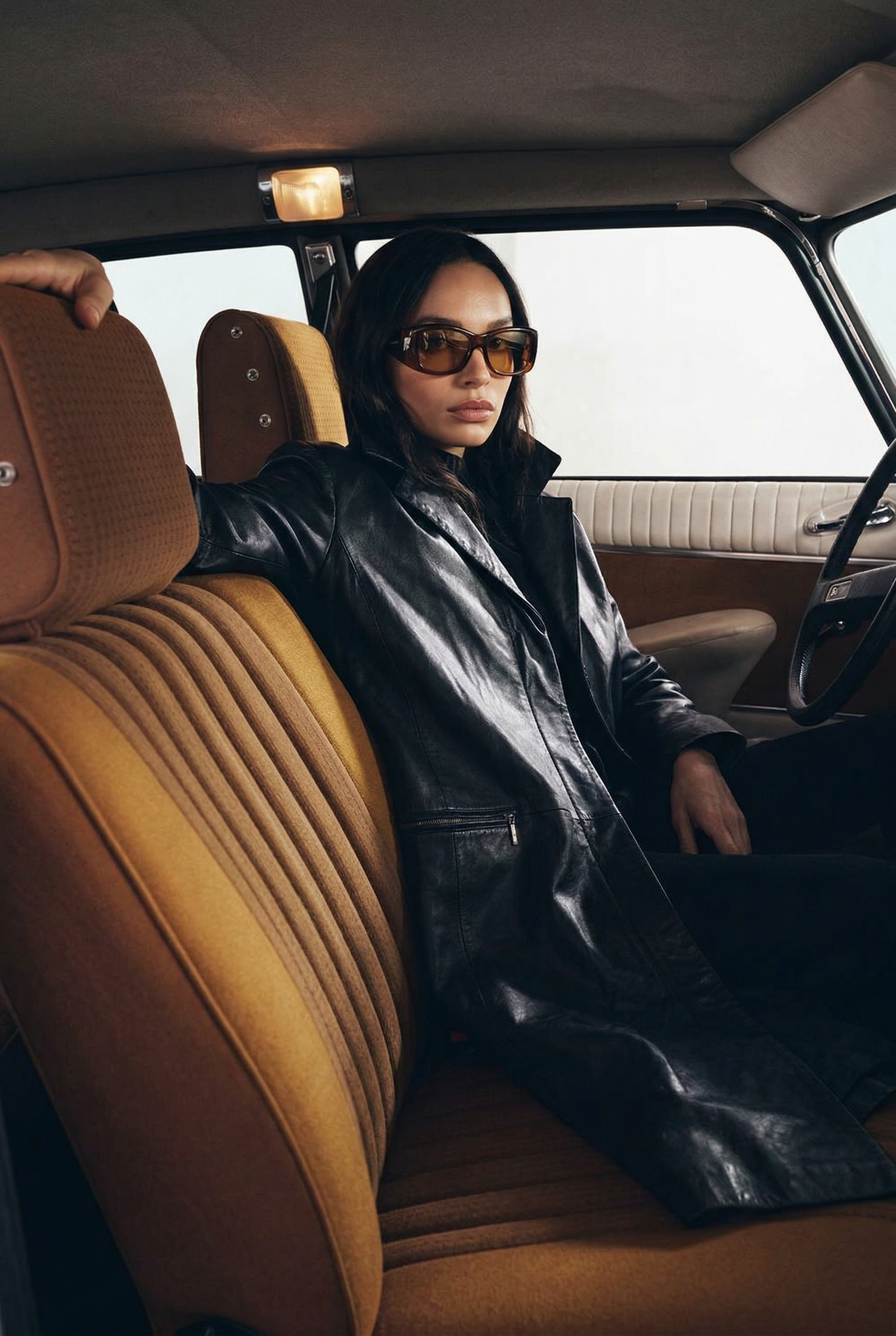 woman_is_wearing_the_glasses_f_Nano_Banana_2_70577.png
