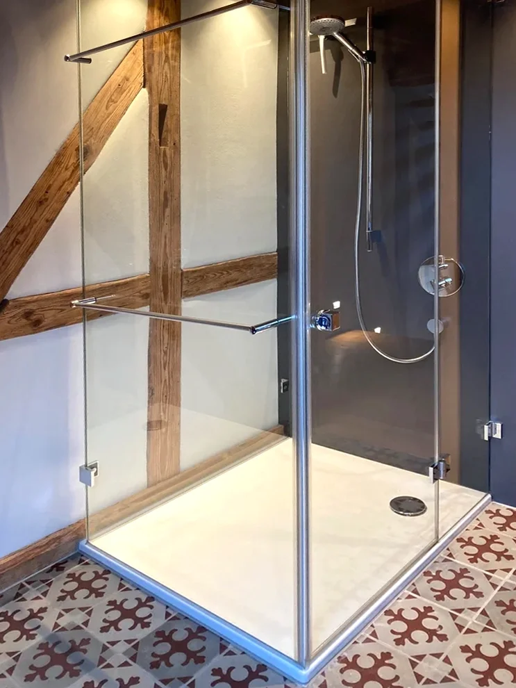 Dusche+Kirschholz.jpg.webp