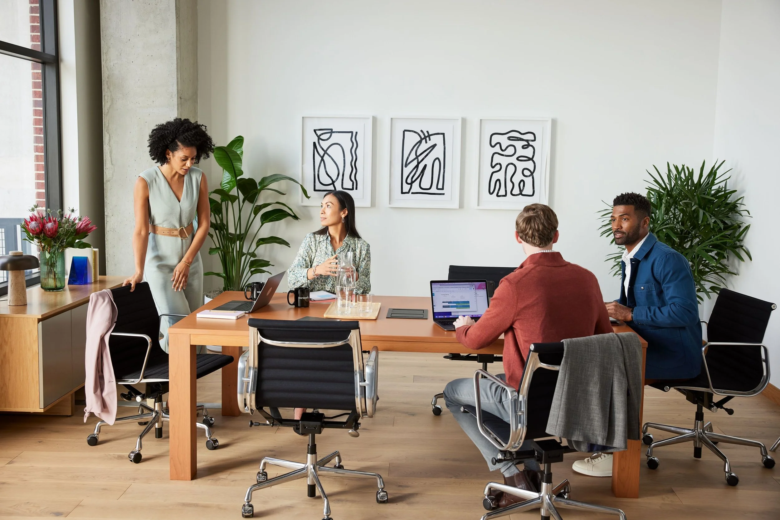 Web_150DPI-2023_04_15_ATL_Lifestyle_Staged_Meeting_Room_05434 1.jpg