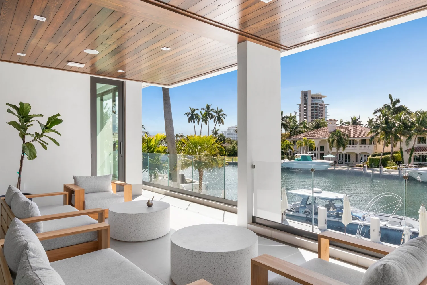 Transitional Waterfront in Fort Lauderdale - Interior Design — CURATED.