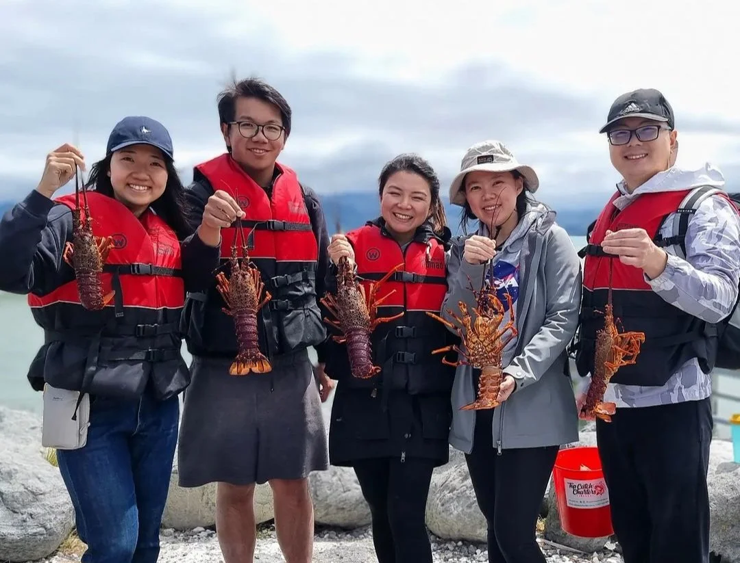 Helping us catch Kaikoura Crayfish - Top Catch Charters Kaikoura