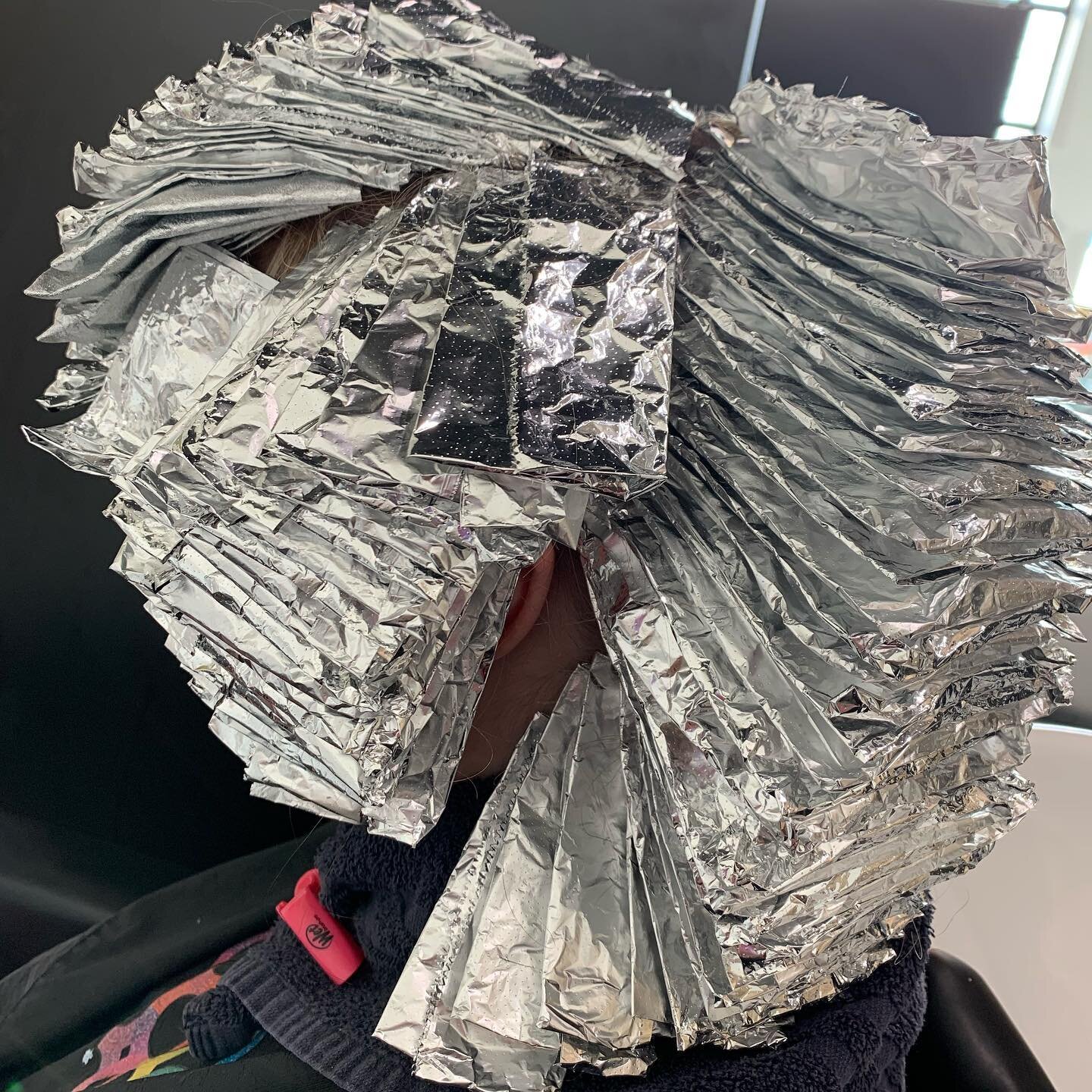 All in a days work&hellip;&hellip; 💪 🤩😮 Who loves looking at a good foil application?! This platinum card took about 2 hours of foiling!