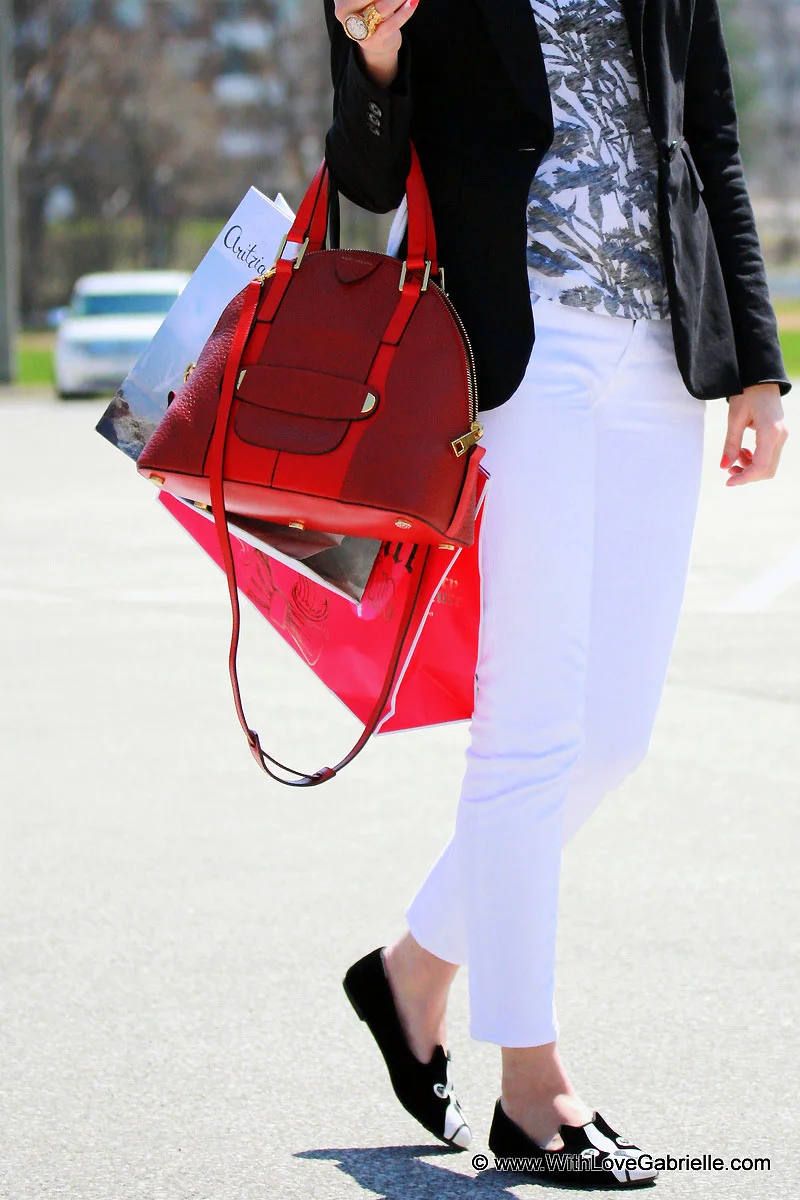 I AM WEARING:   Marc by Marc Jacobs 10th anniversary tee // 7 for All Mankind Roxanne Jeans // Marc by Marc Jacobs Friends of Mine Loafers // Juicy Couture Tailored Blazer // YSL Arty Ring // Marc Jacobs Sutton Purse