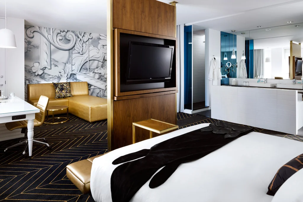 FANTASTIC-SUITE.jpg