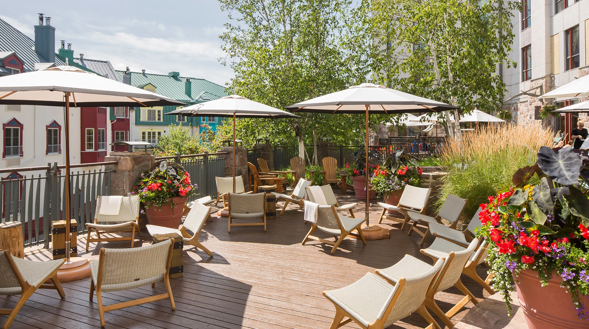 Fairmont-Tremblant-summer-pool-terrace.jpg