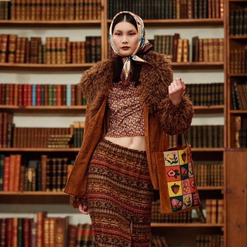 NYFW Runway Show Review: Anna Sui's Eclectic Tribute to Miss Marple and Virginia Woolf