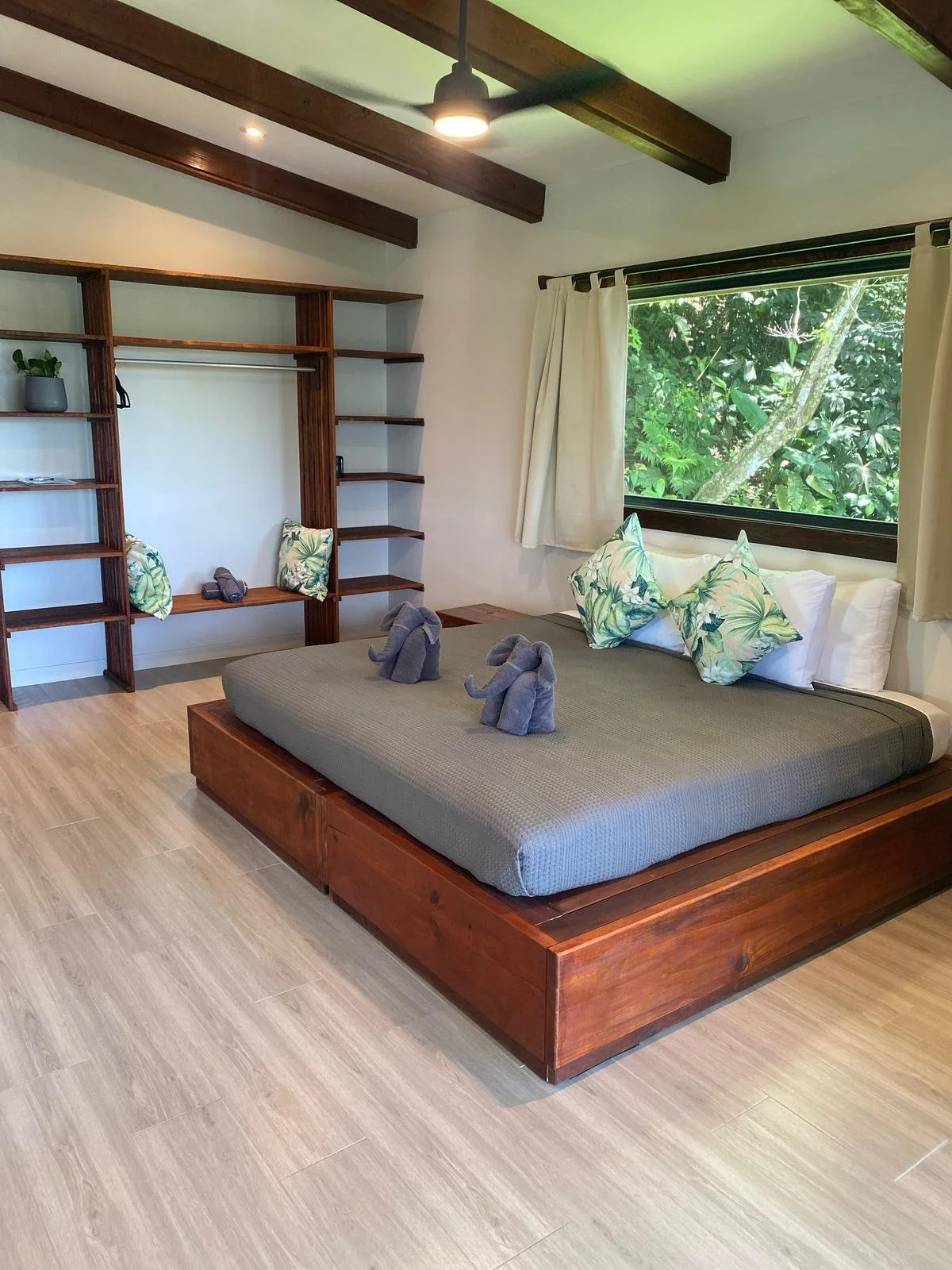 manifestar 2 bed .jpeg