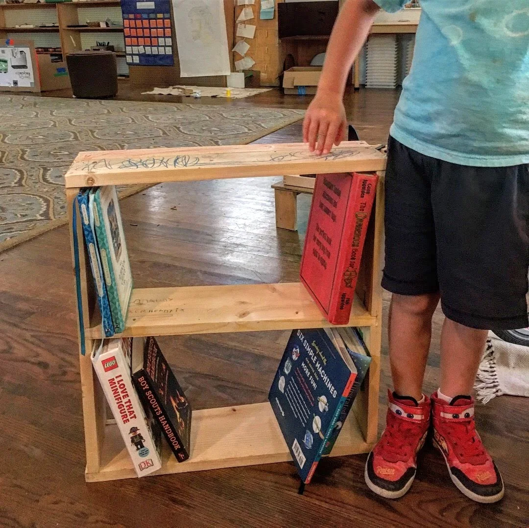 Bookshelf - Hendrix age 6