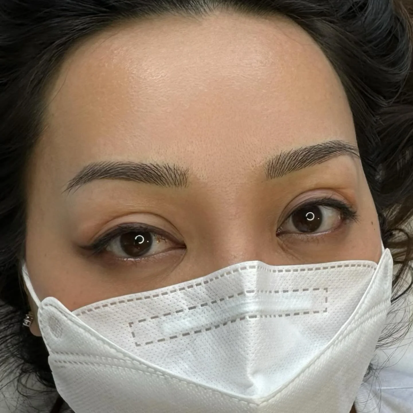 Our clients love the easy healing process for nano feather brows. They can immediately shower and wet eyebrows on the day of. No scabbing either :) We love the wet healing method too!! 🙌🏼
&mdash;
Skin type: Combination
Technique: Nano Feather Brows