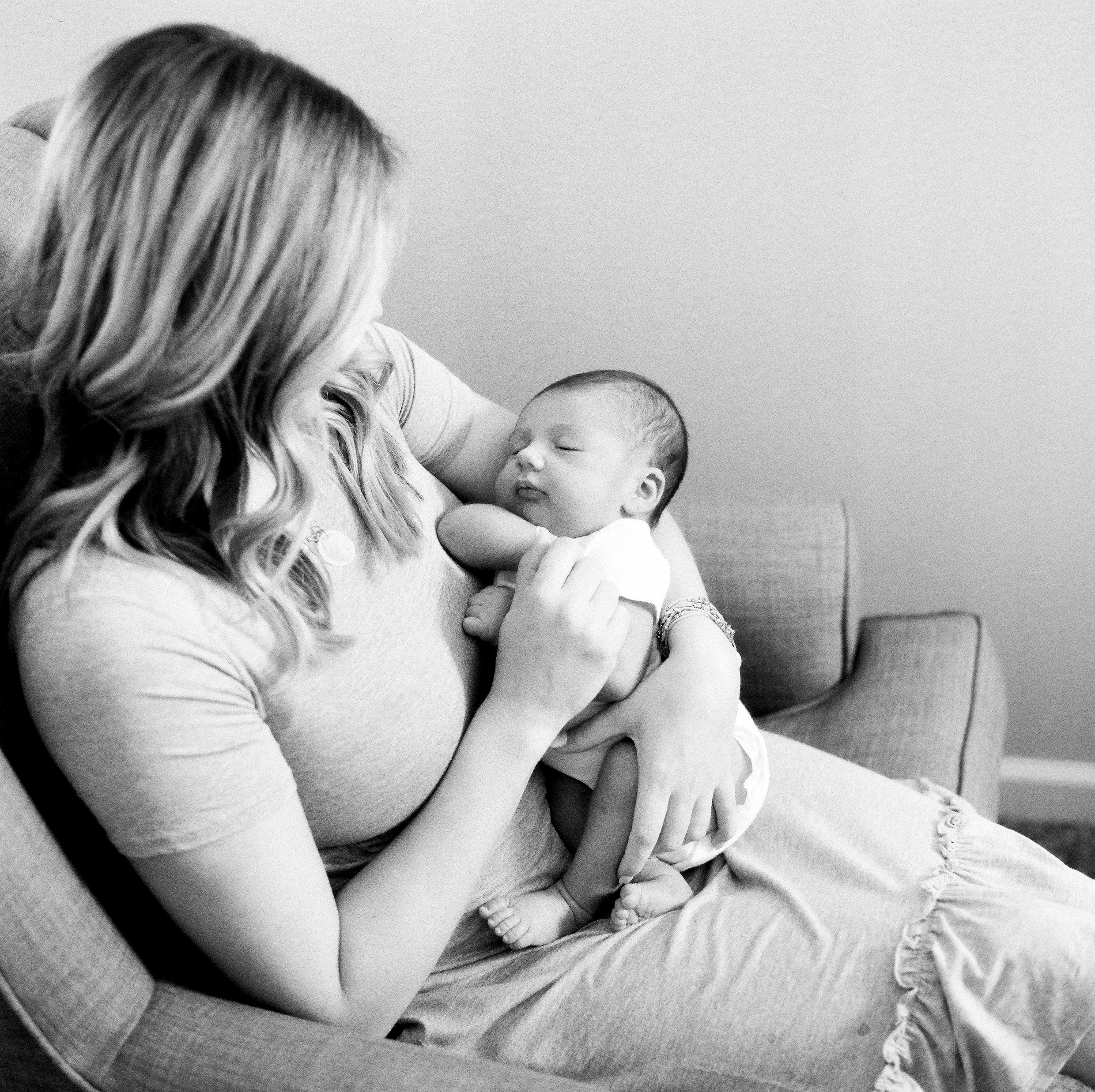 120Roseville-Lifestyle-Newborn-Photographer (112 of).jpg